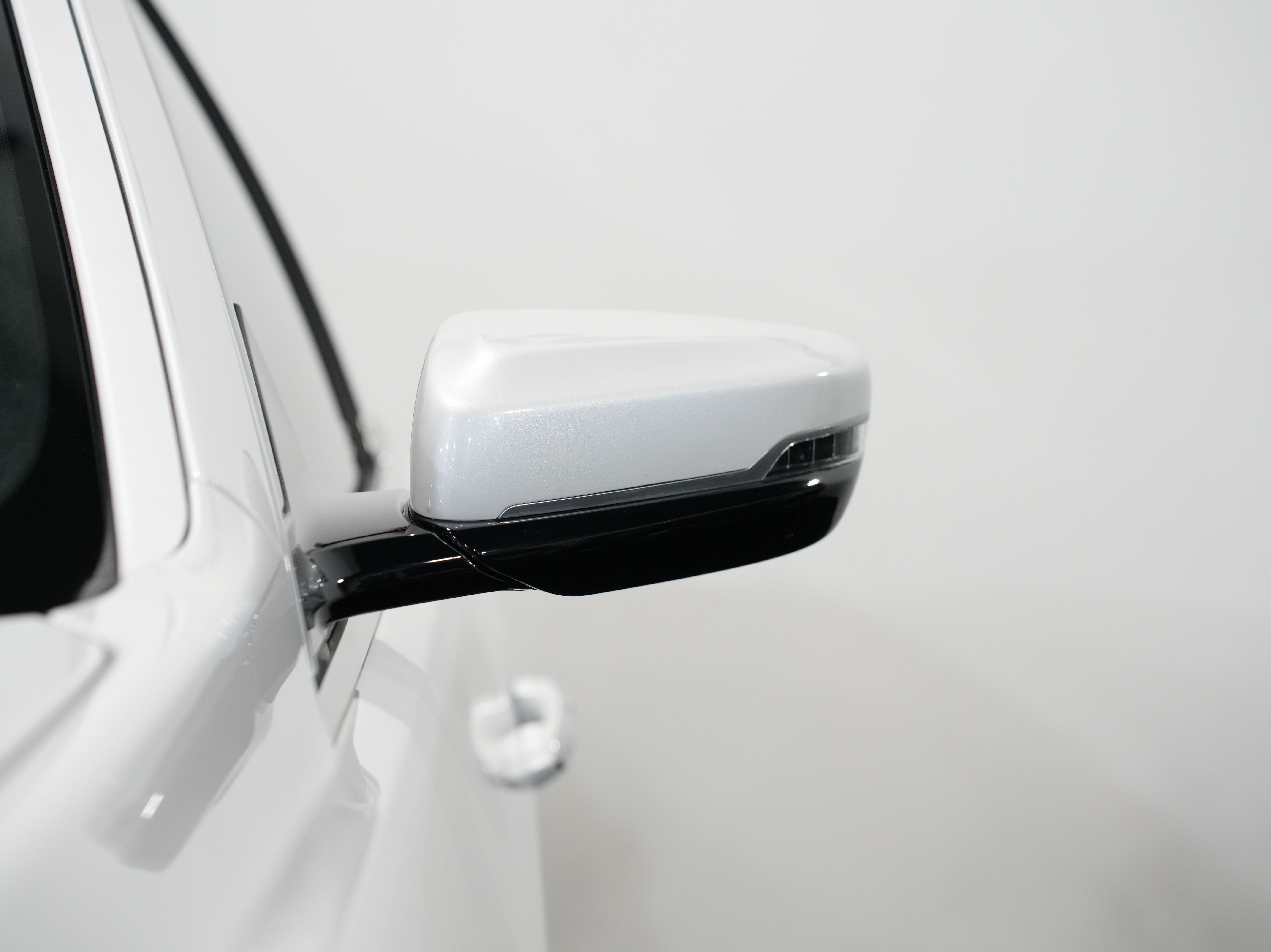 WHITE, 2019 CADILLAC CTS-V Image 11