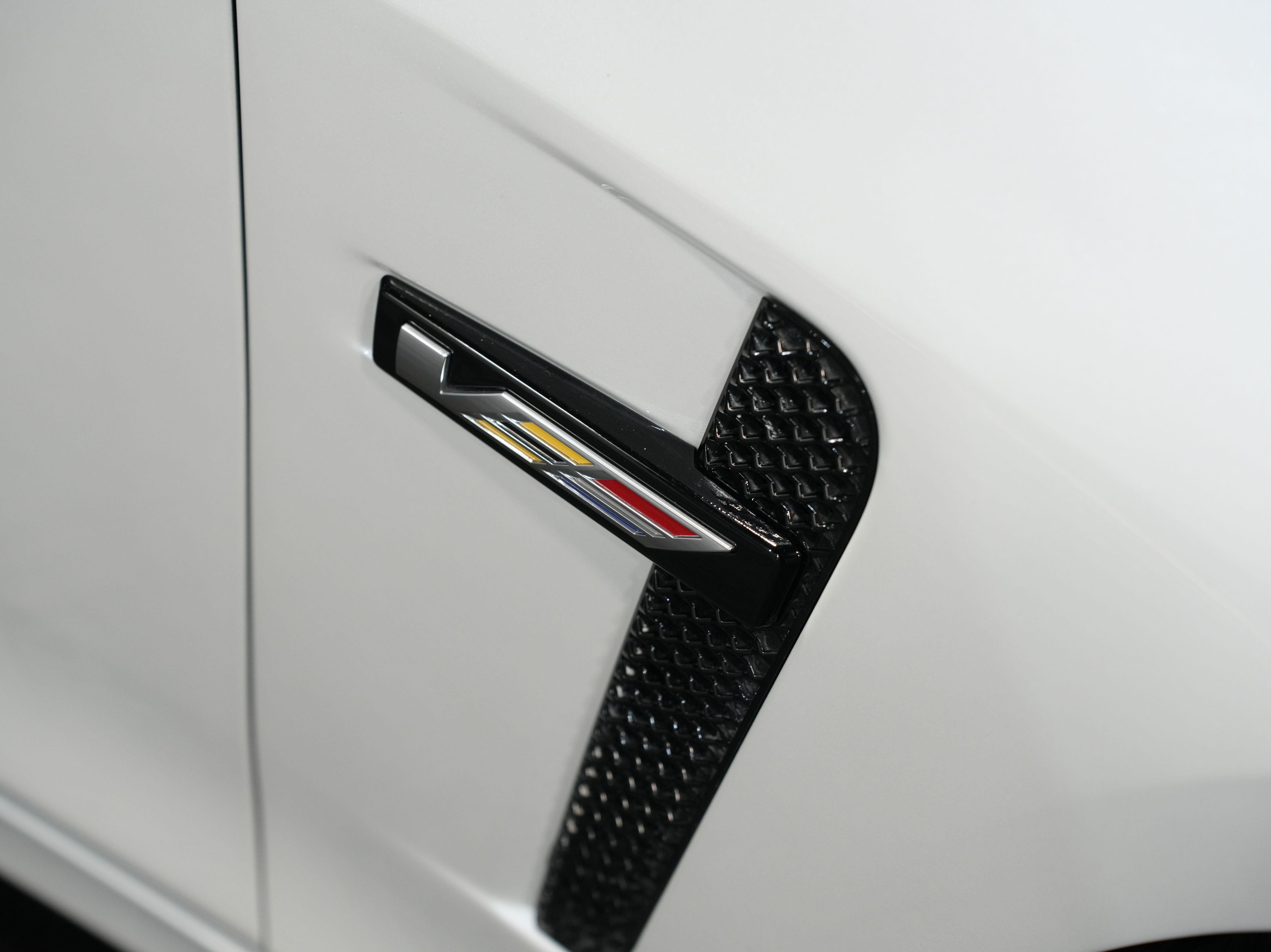 WHITE, 2019 CADILLAC CTS-V Image 14