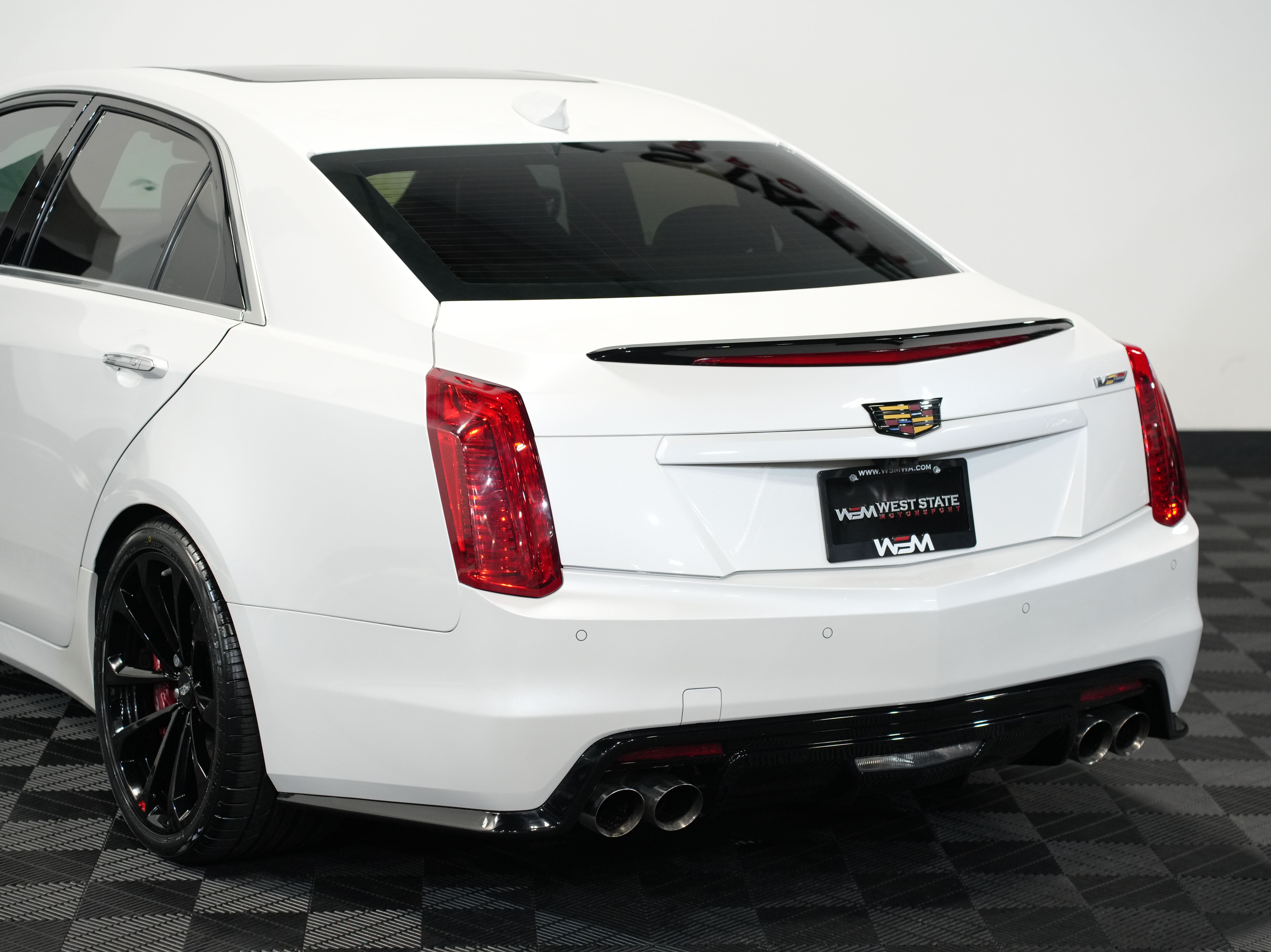 WHITE, 2019 CADILLAC CTS-V Image 18