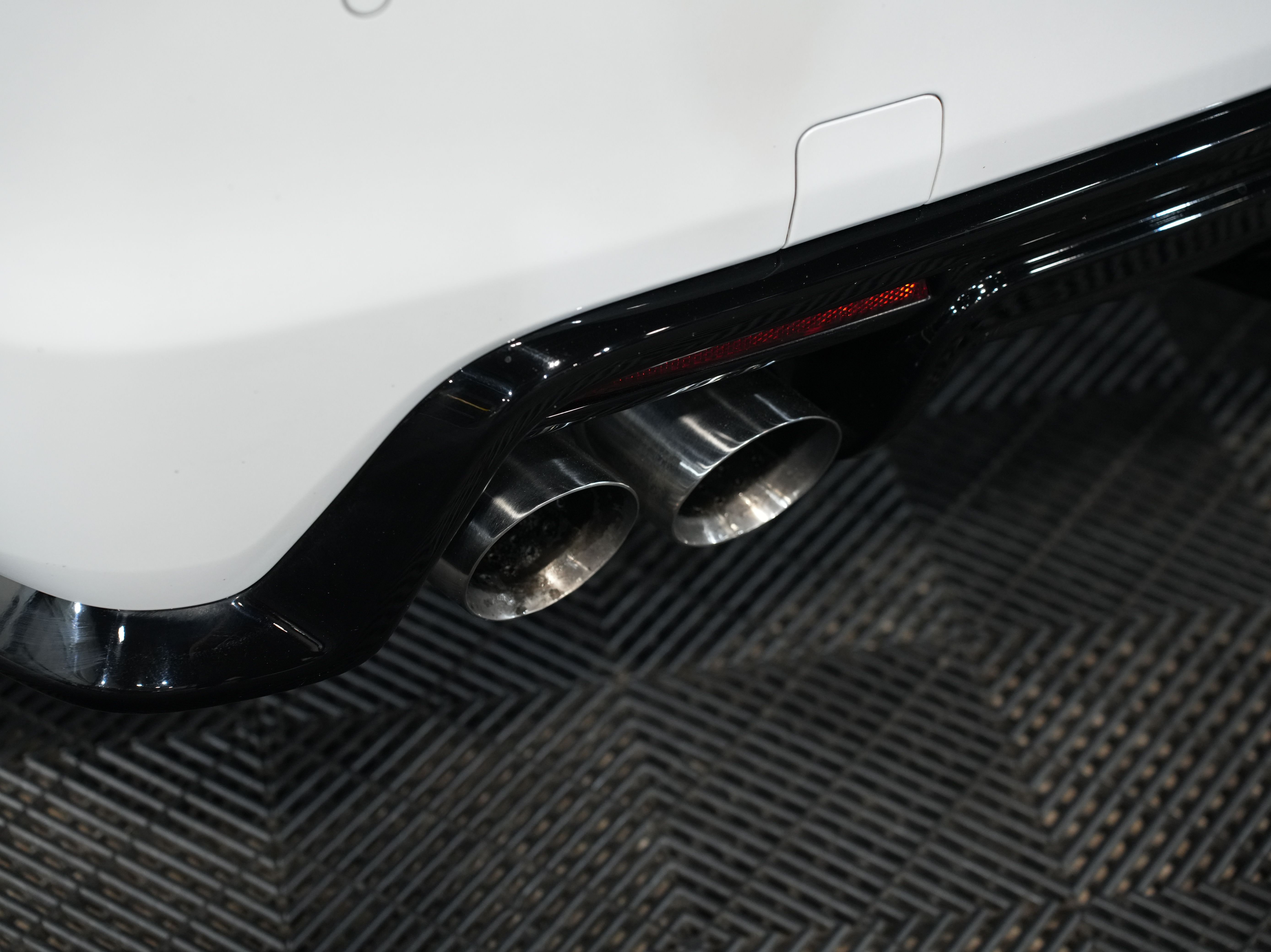 WHITE, 2019 CADILLAC CTS-V Image 20