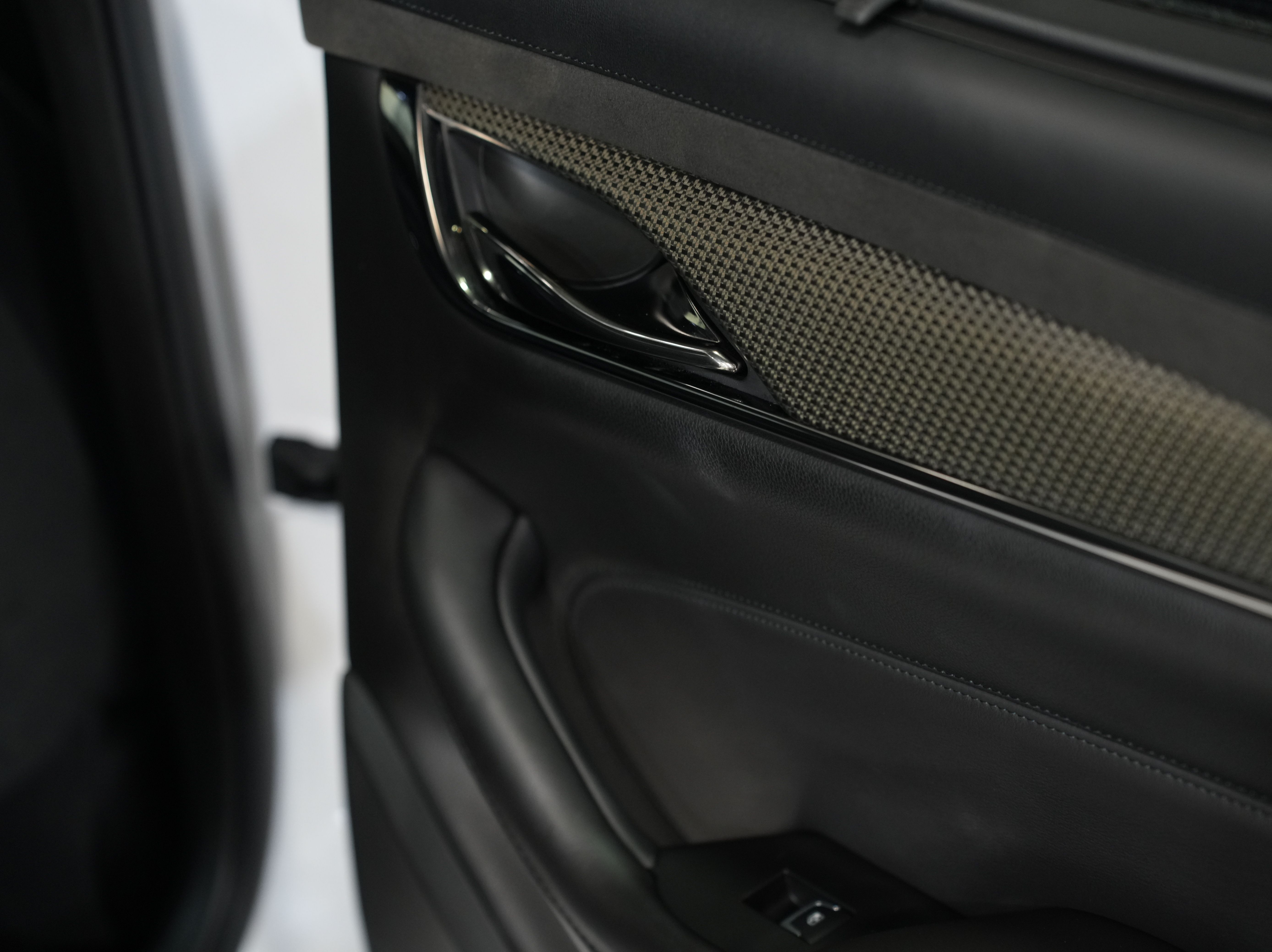 WHITE, 2019 CADILLAC CTS-V Image 32