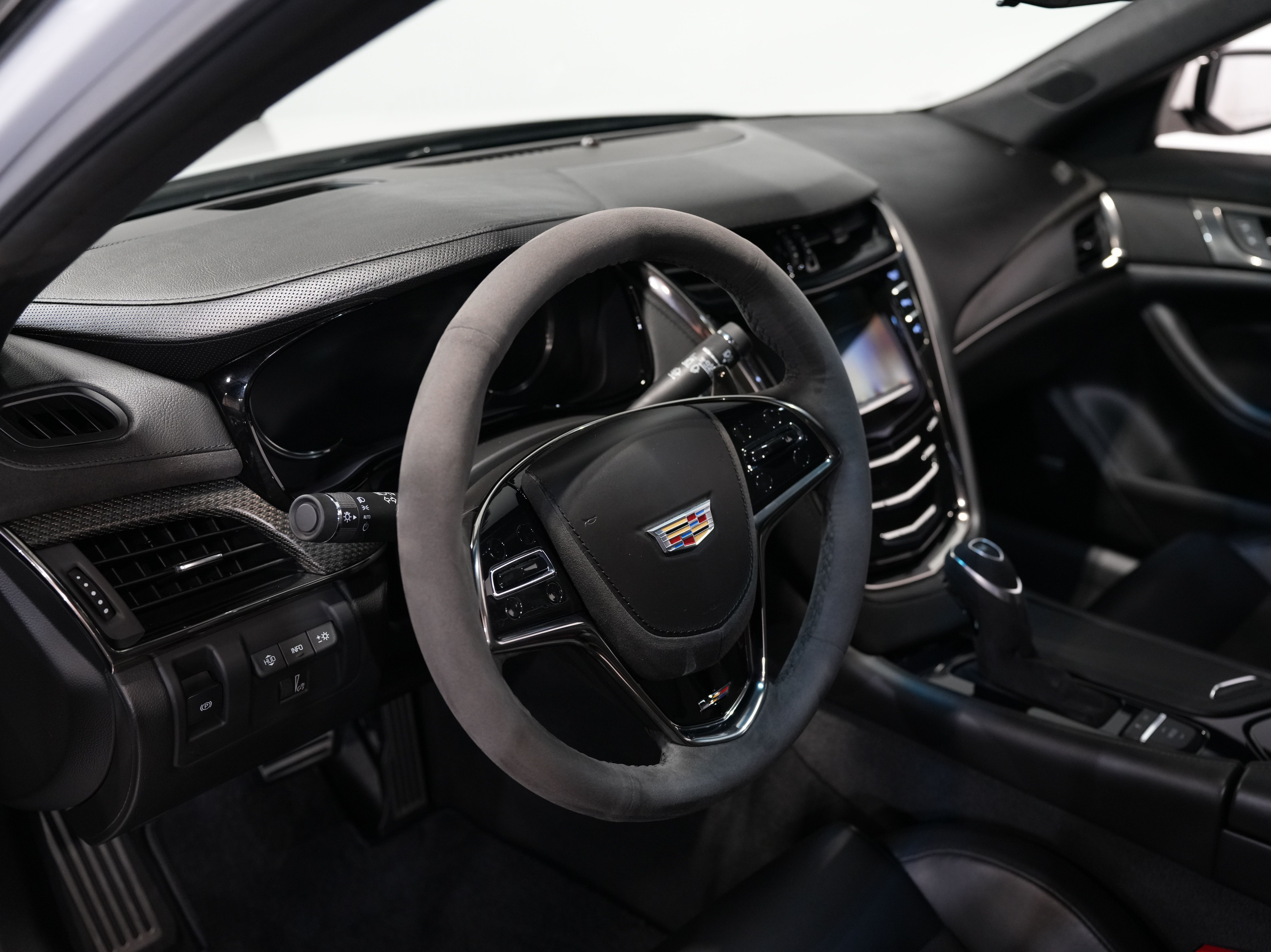 WHITE, 2019 CADILLAC CTS-V Image 37
