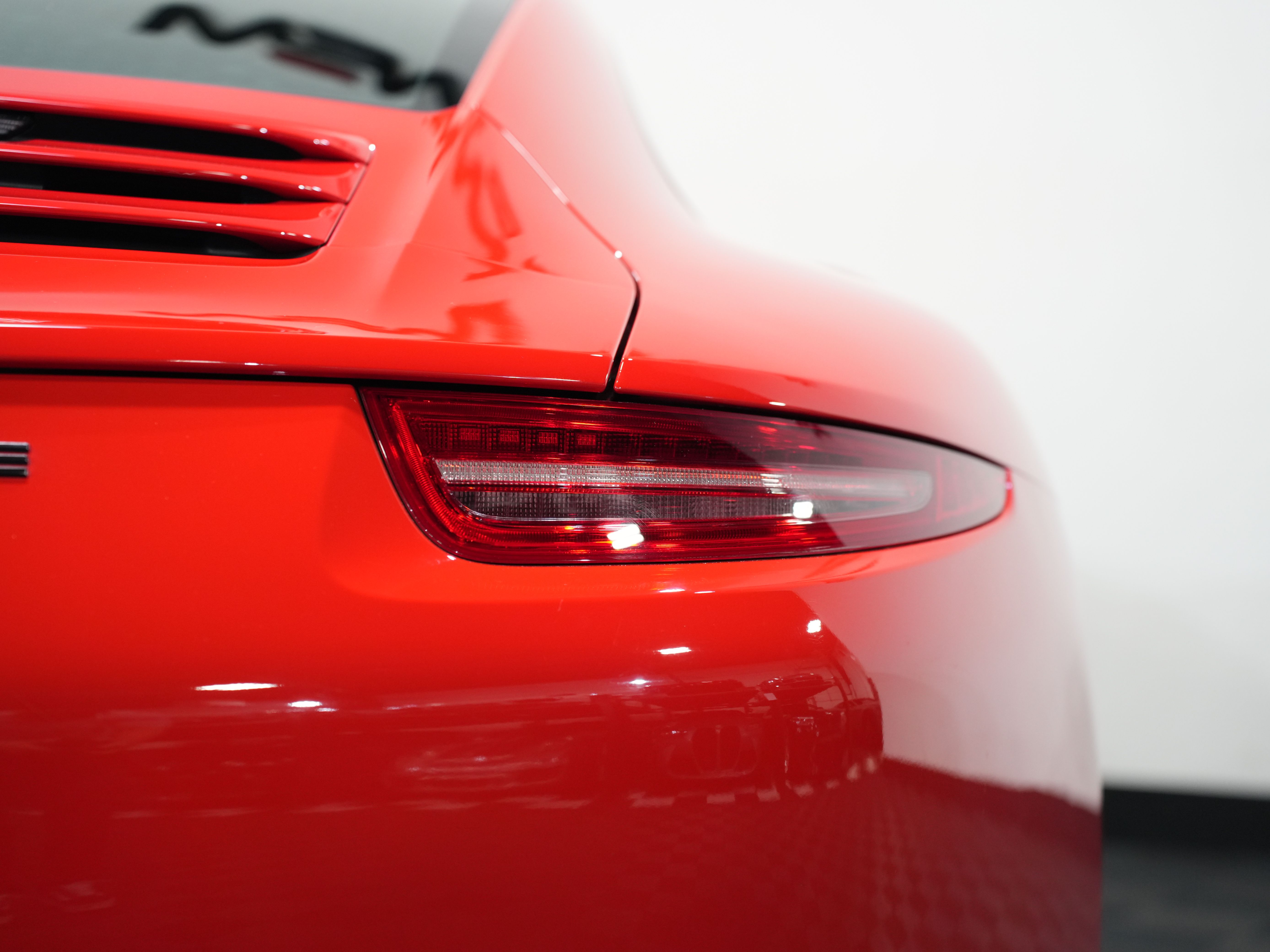 RED, 2012 PORSCHE 911 Image 17