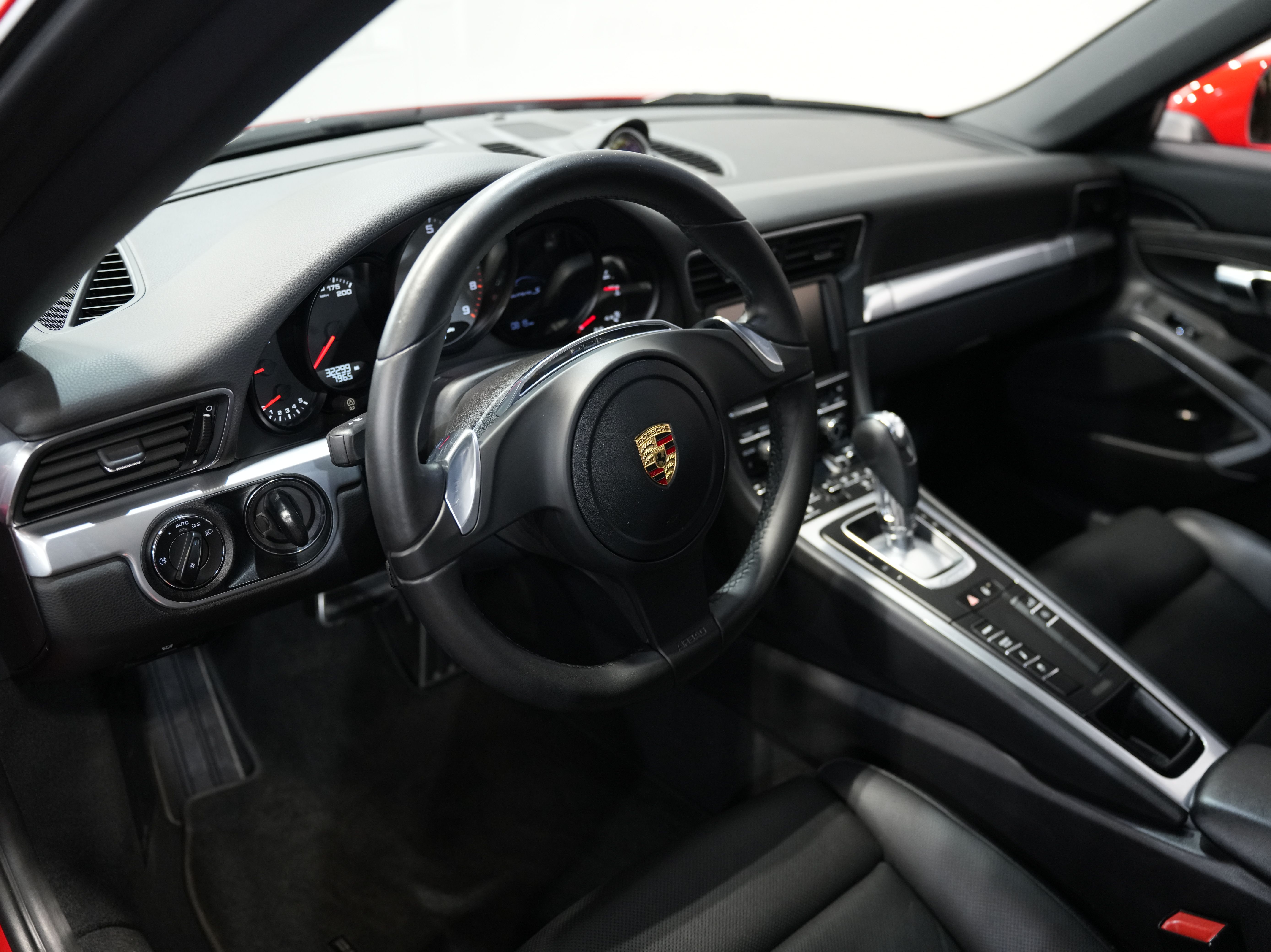 RED, 2012 PORSCHE 911 Image 27