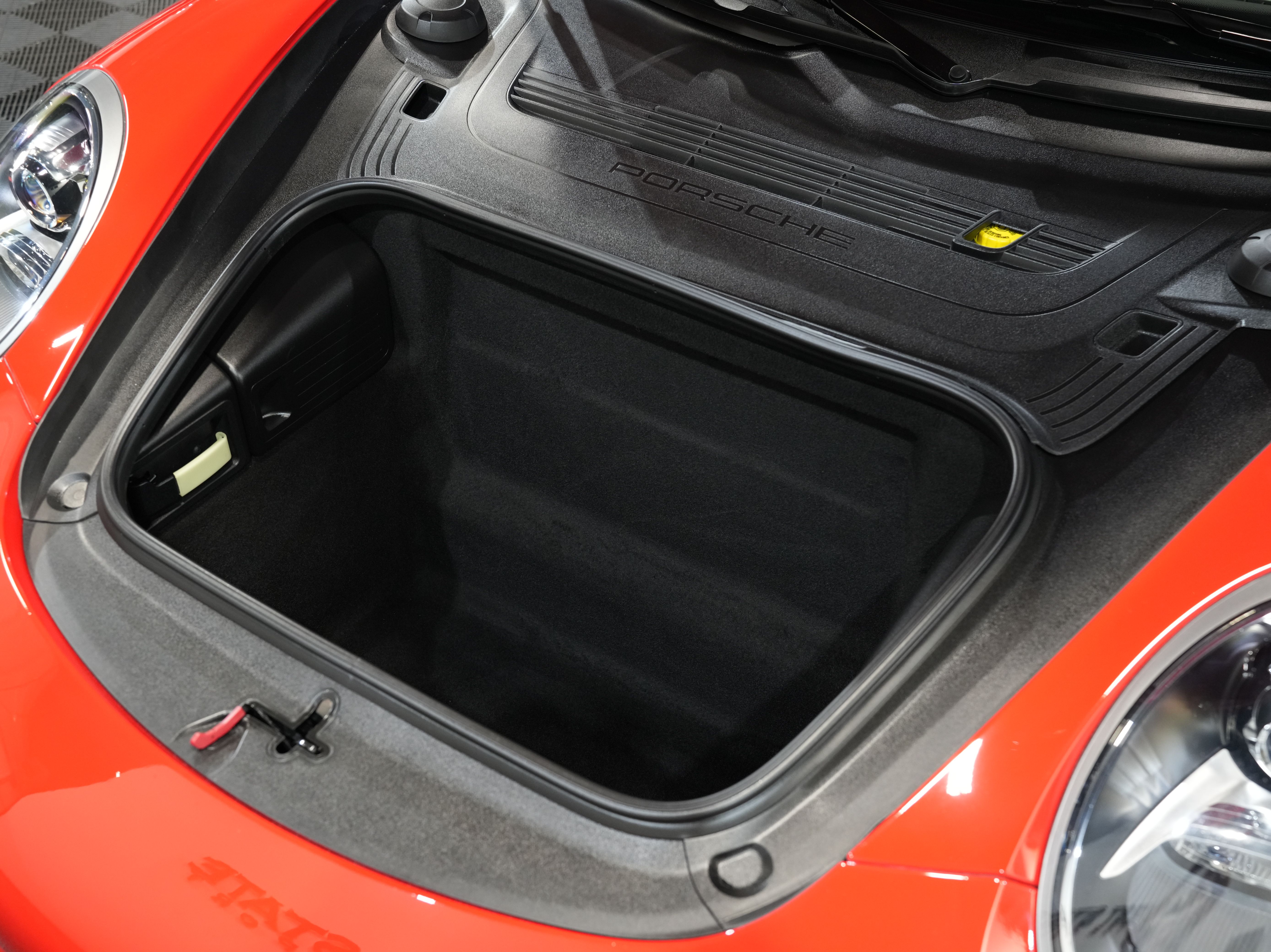 RED, 2012 PORSCHE 911 Image 43