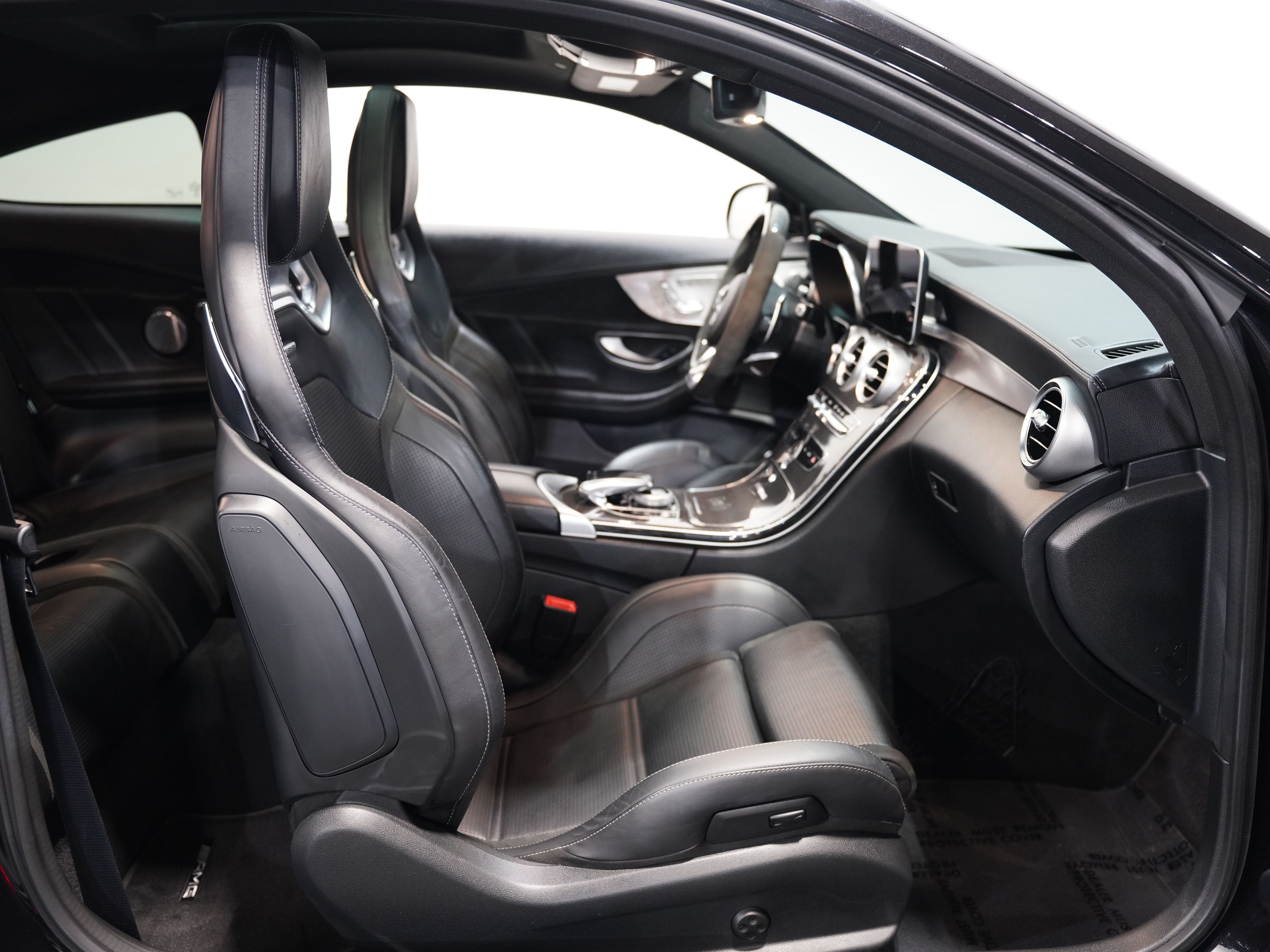 2020 MERCEDES-BENZ MERCEDES-AMG C-CLASS Image 31