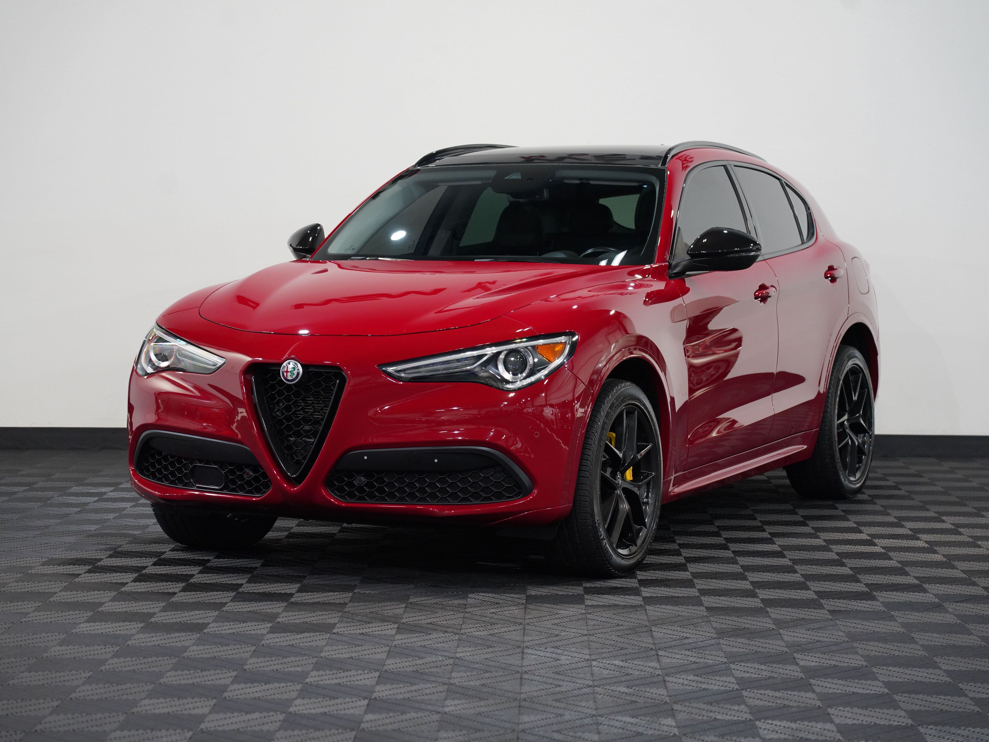 ALFA ROSSO, 2021 ALFA ROMEO STELVIO Image 3