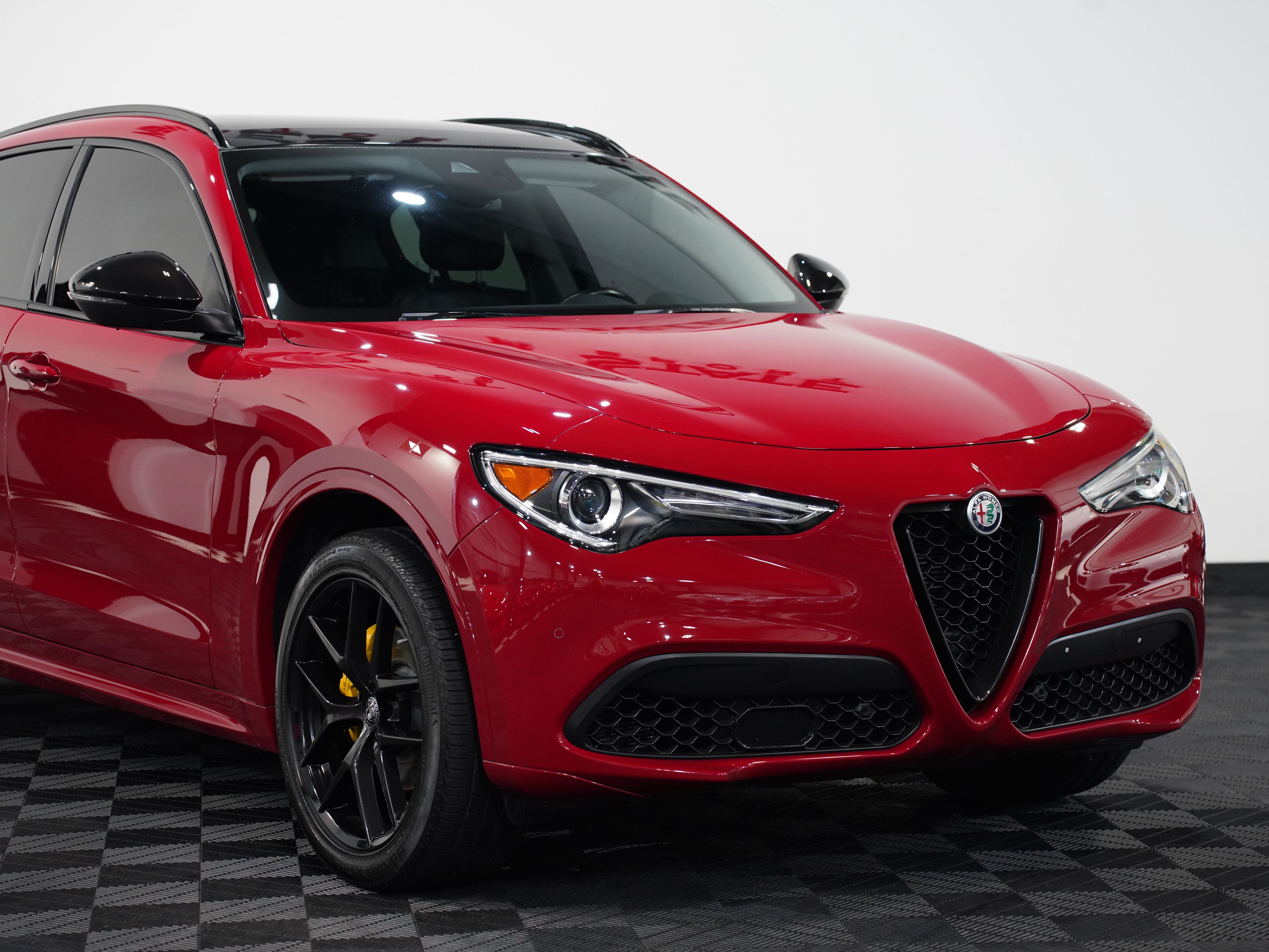 ALFA ROSSO, 2021 ALFA ROMEO STELVIO Image 9