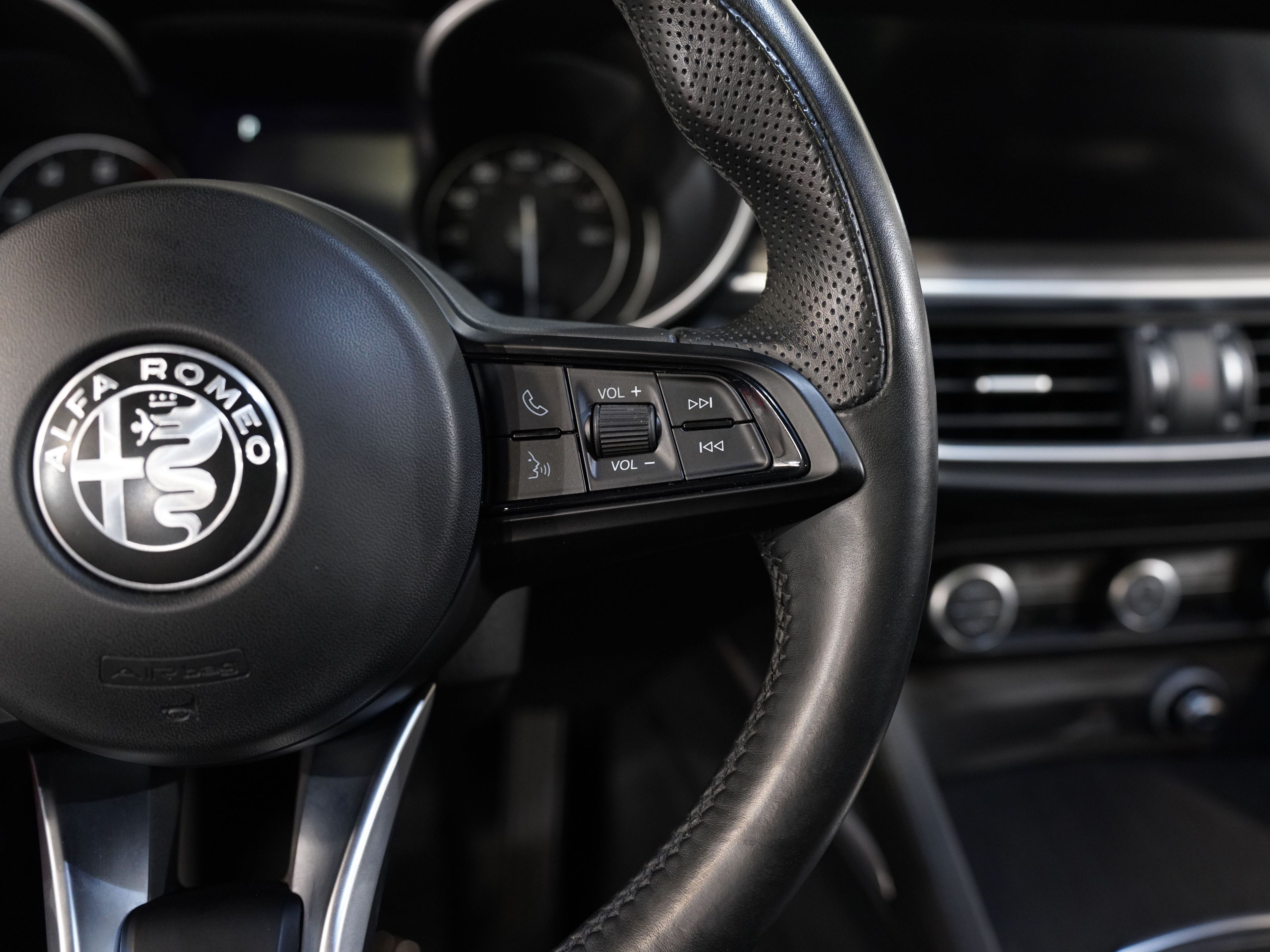 ALFA ROSSO, 2021 ALFA ROMEO STELVIO Image 43