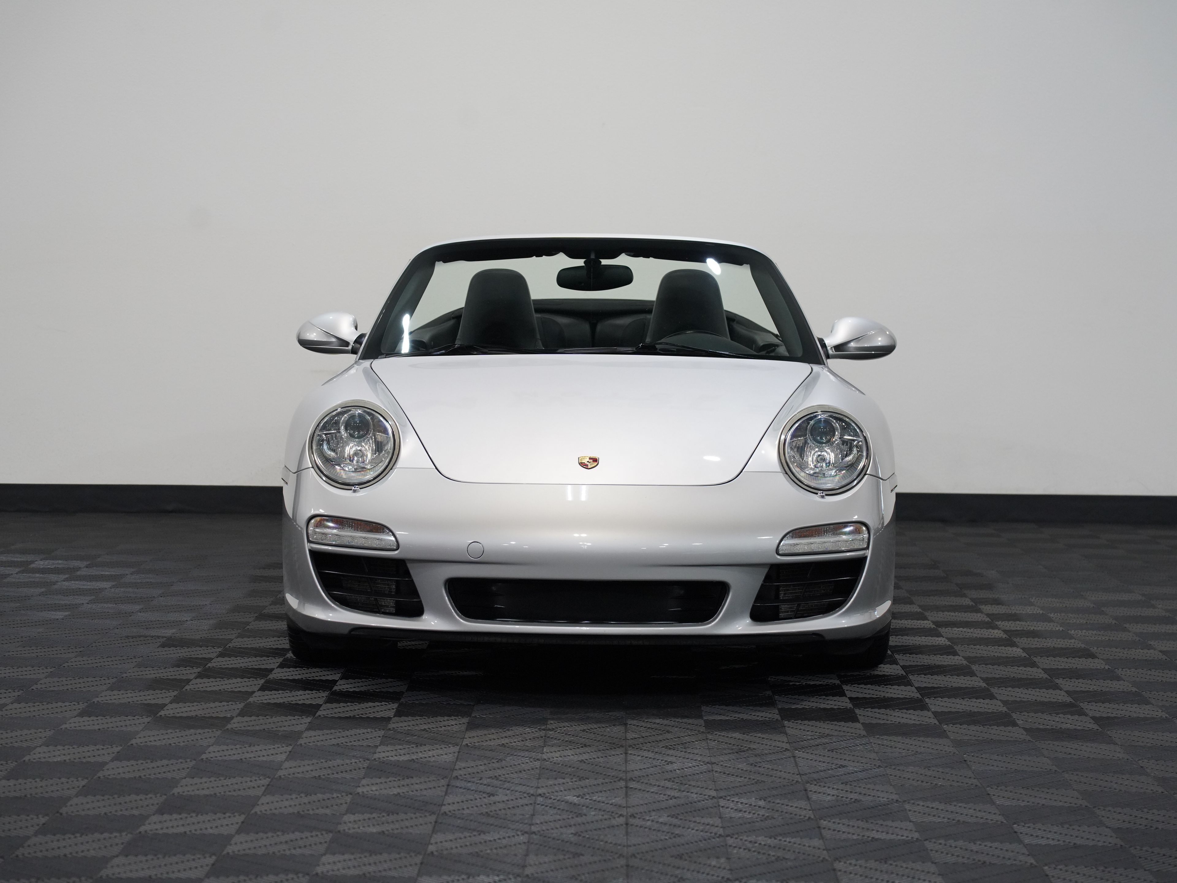ARCTIC SILVER METALLIC, 2011 PORSCHE 911 Image 5
