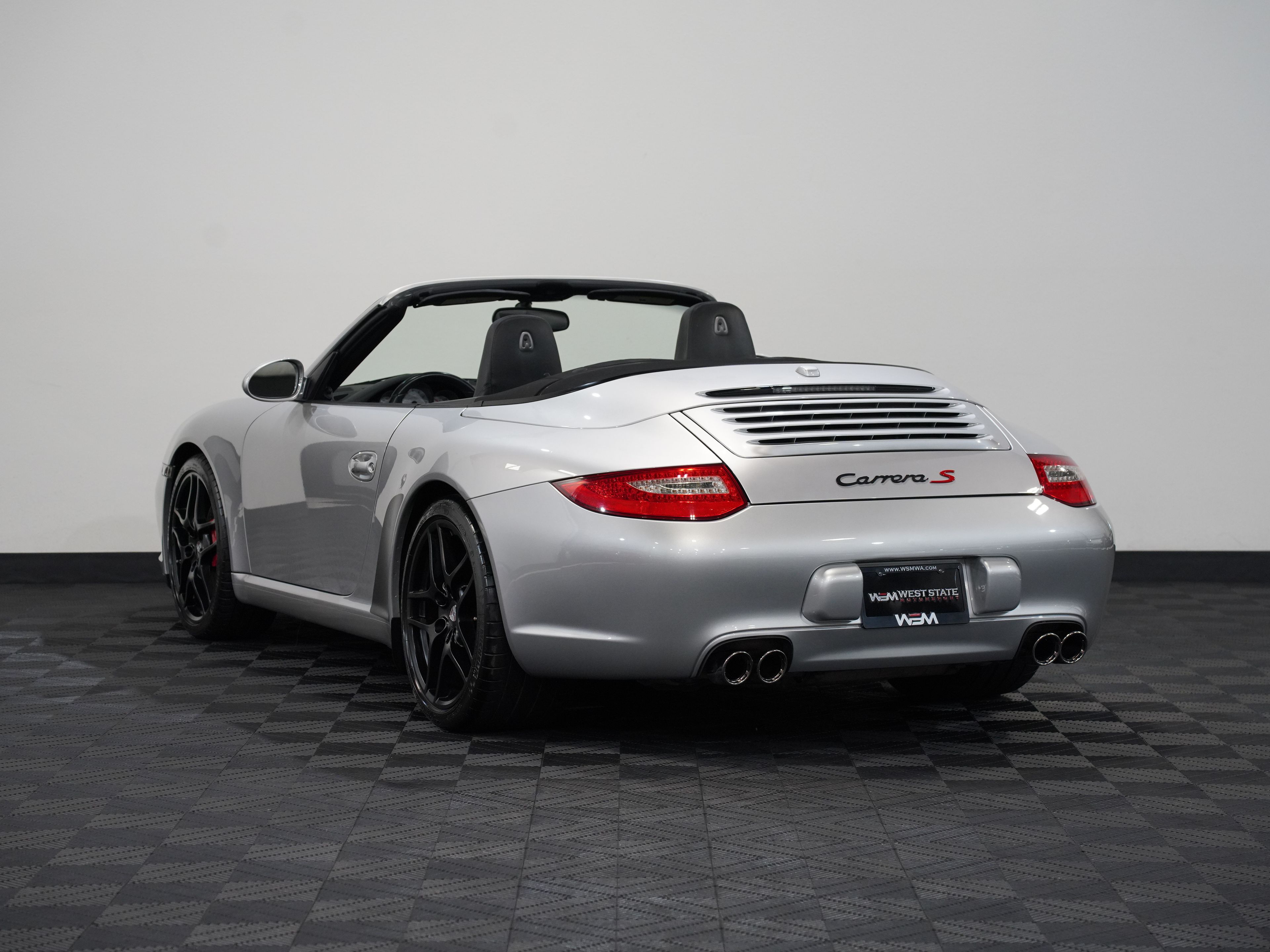 ARCTIC SILVER METALLIC, 2011 PORSCHE 911 Image 9