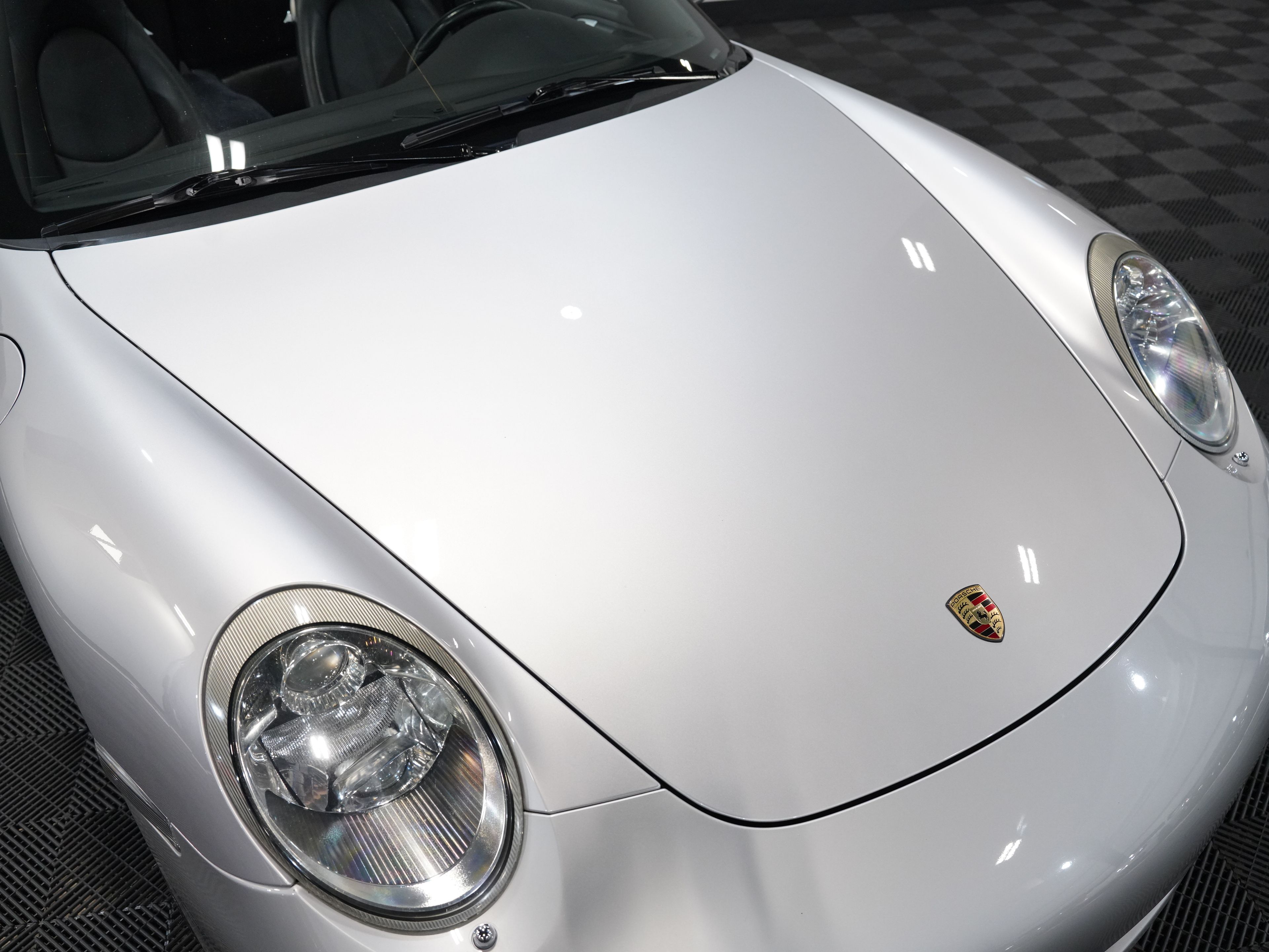 ARCTIC SILVER METALLIC, 2011 PORSCHE 911 Image 13