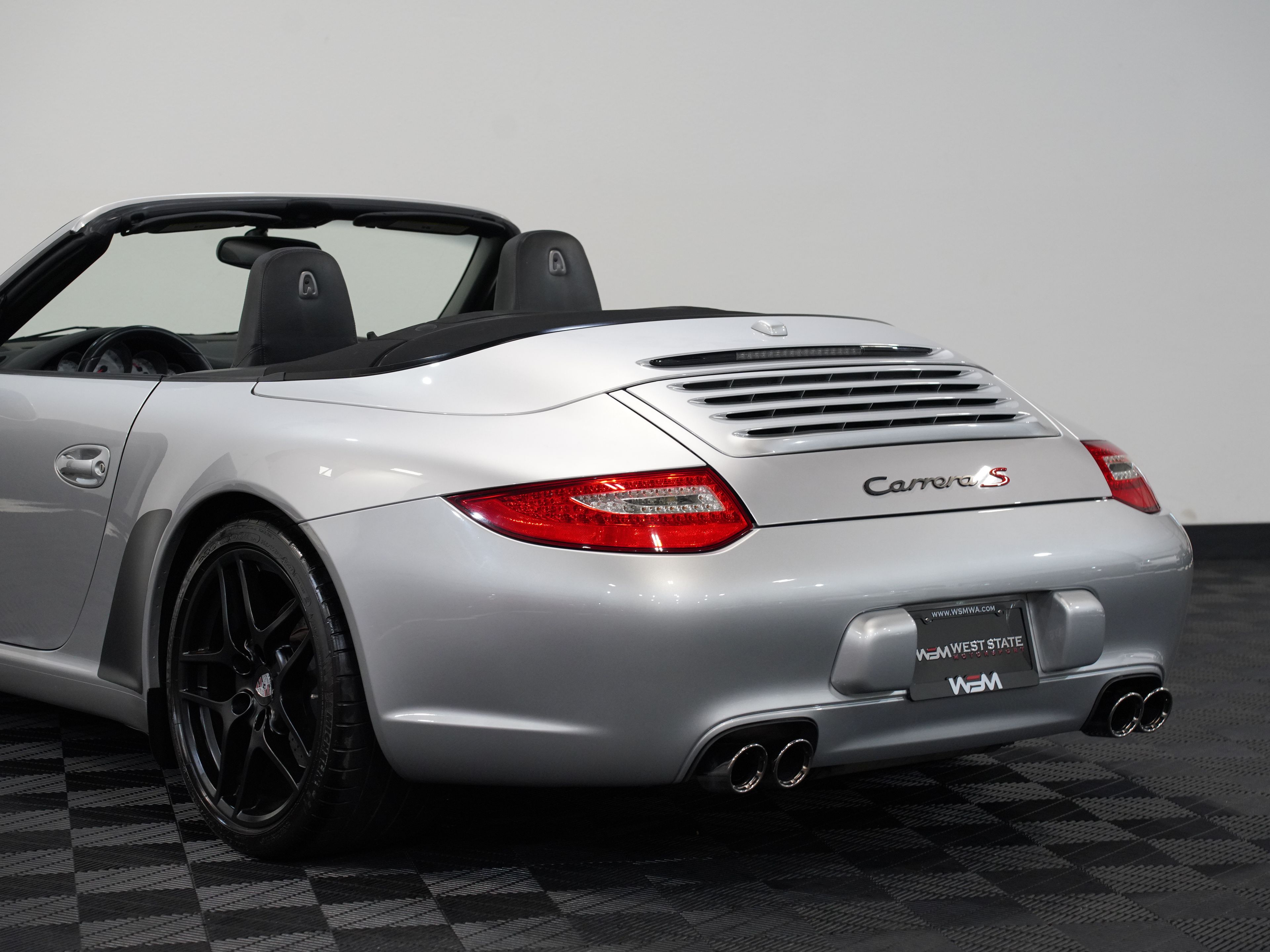 ARCTIC SILVER METALLIC, 2011 PORSCHE 911 Image 15