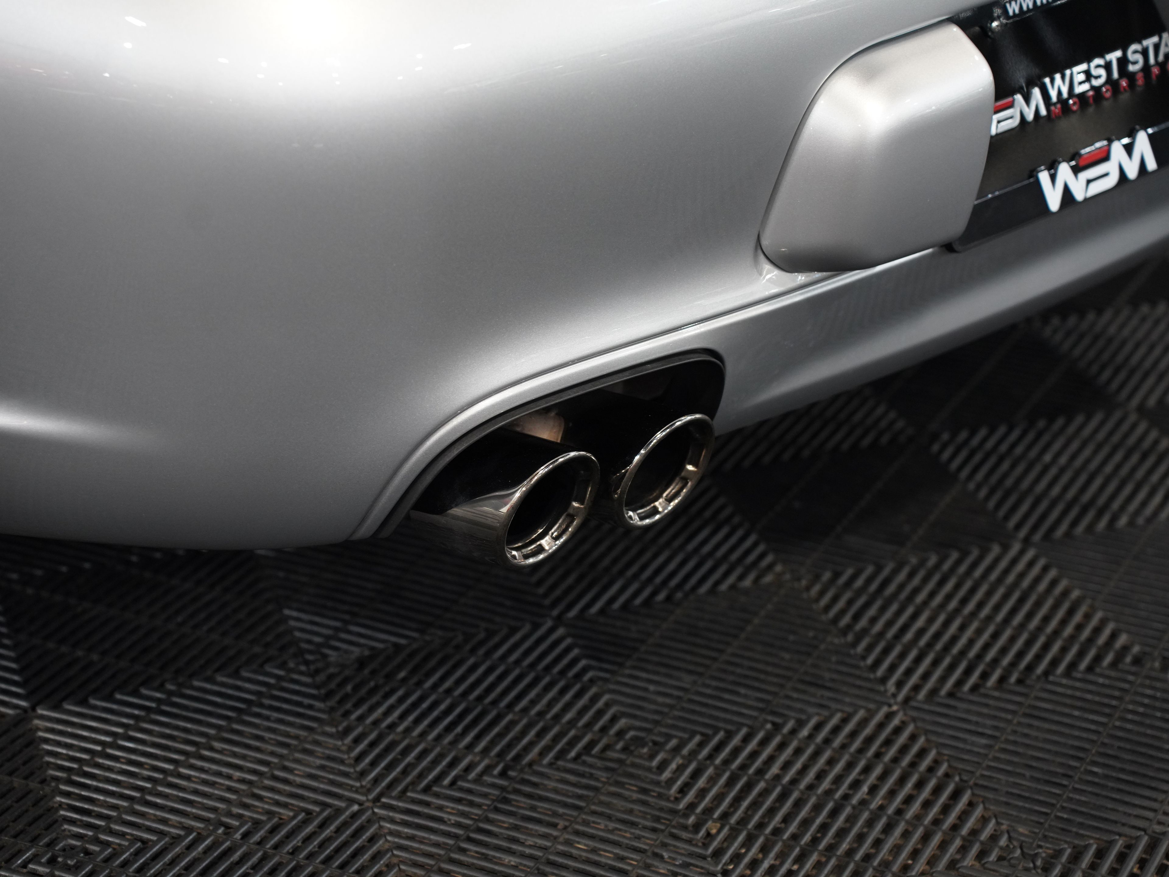 ARCTIC SILVER METALLIC, 2011 PORSCHE 911 Image 17