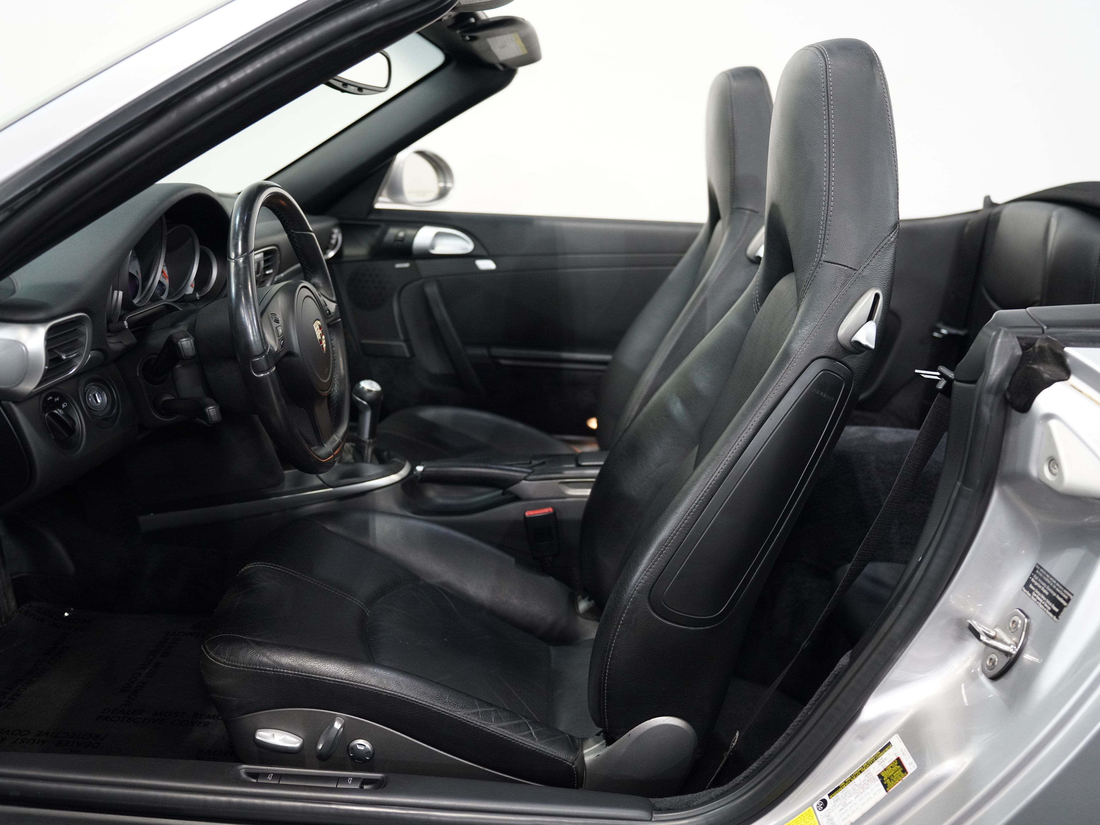 ARCTIC SILVER METALLIC, 2011 PORSCHE 911 Image 28