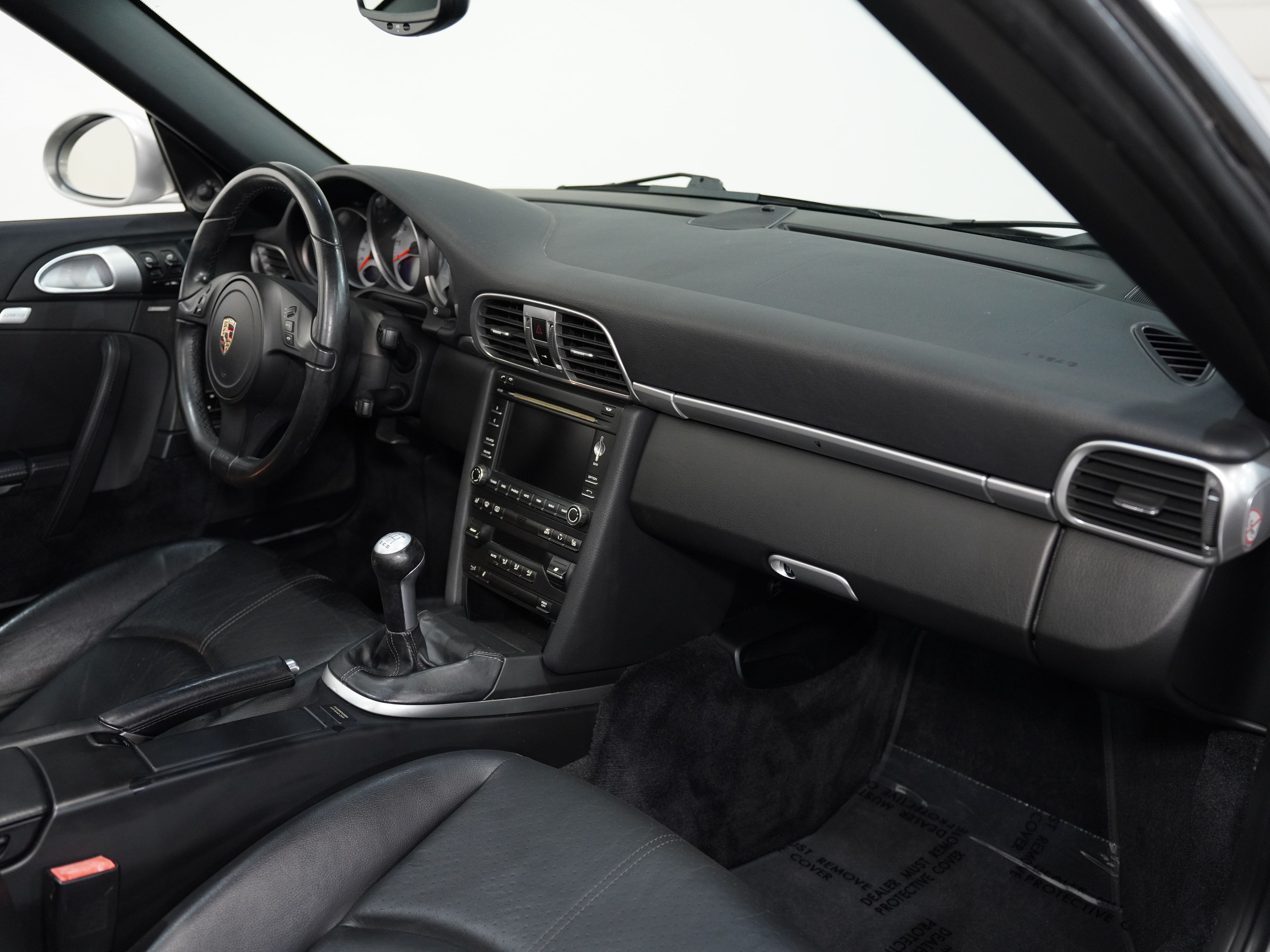 ARCTIC SILVER METALLIC, 2011 PORSCHE 911 Image 32