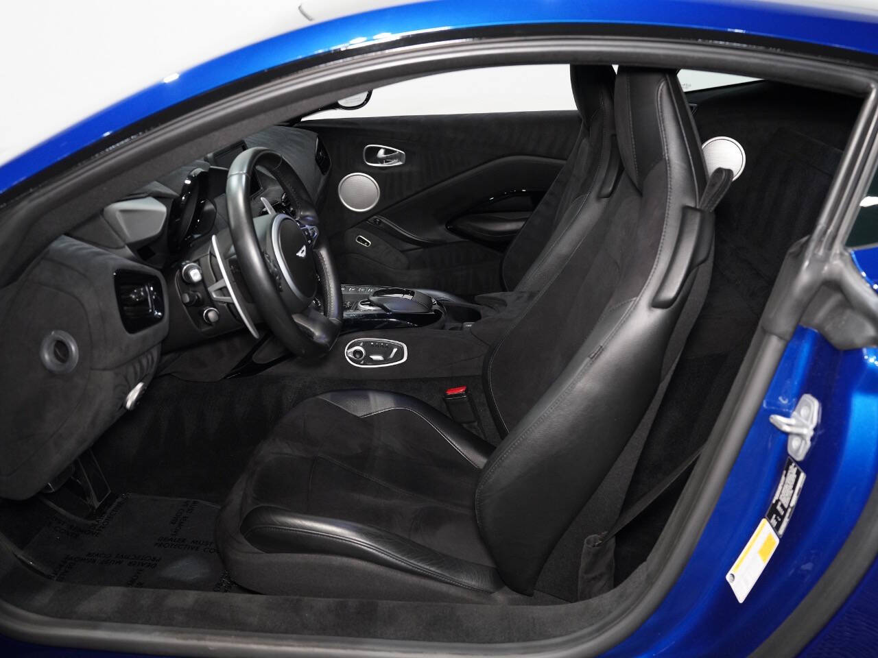 Q ZAFFRE BLUE, 2019 ASTON MARTIN VANTAGE Image 25