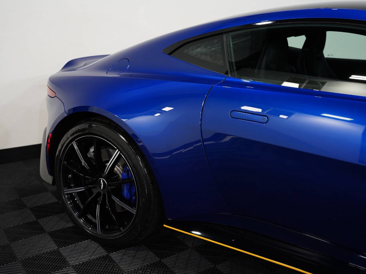 Q ZAFFRE BLUE, 2019 ASTON MARTIN VANTAGE Image 13