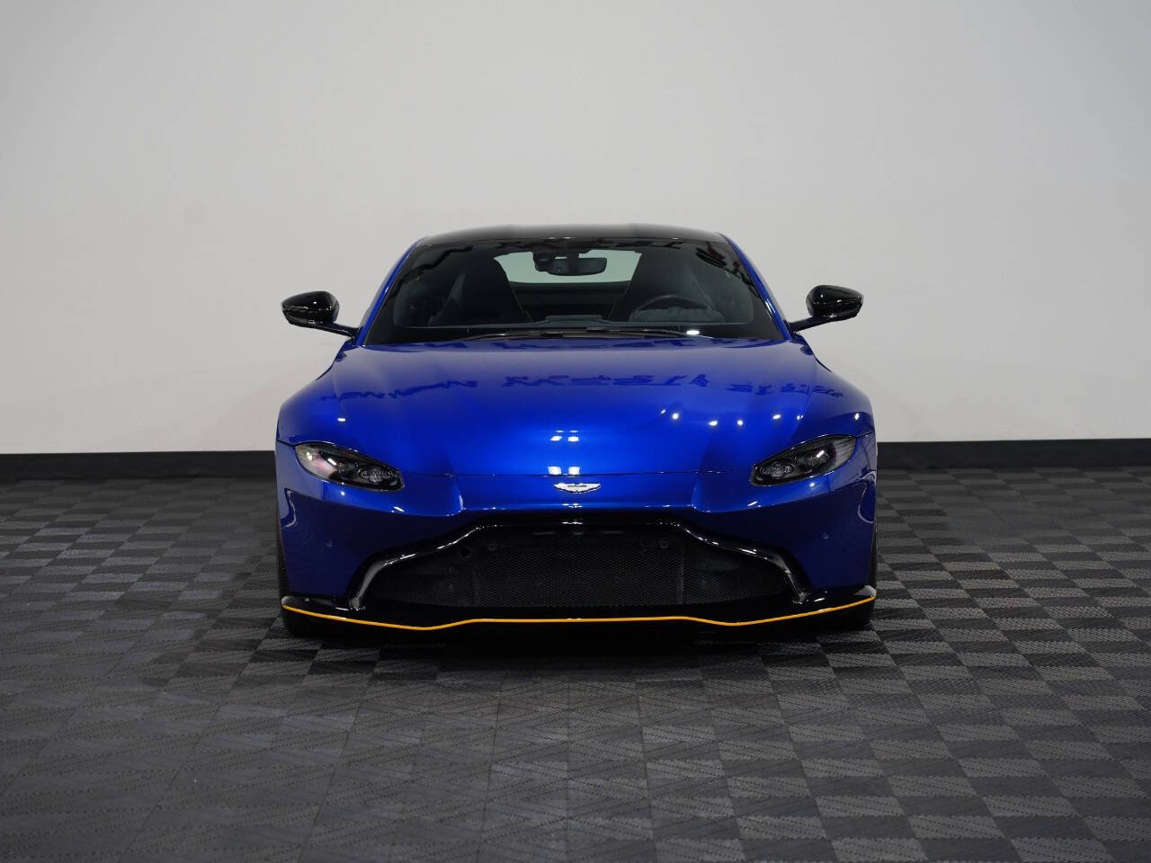 Q ZAFFRE BLUE, 2019 ASTON MARTIN VANTAGE Image 4