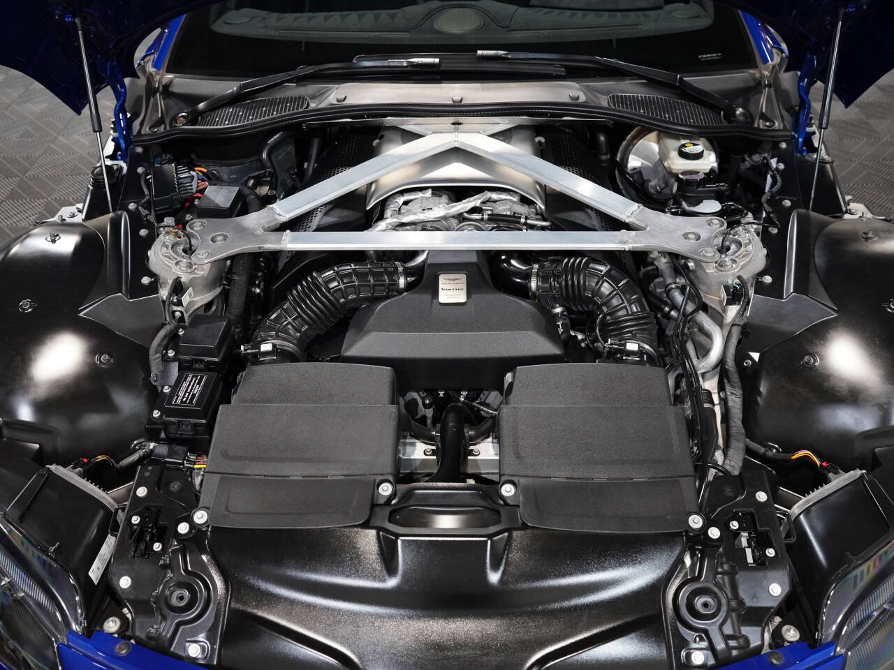 Q ZAFFRE BLUE, 2019 ASTON MARTIN VANTAGE Image 39