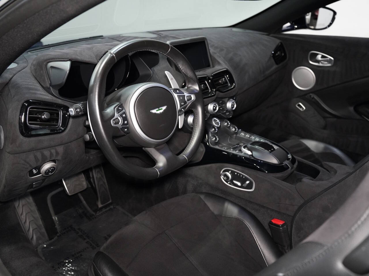 Q ZAFFRE BLUE, 2019 ASTON MARTIN VANTAGE Image 26
