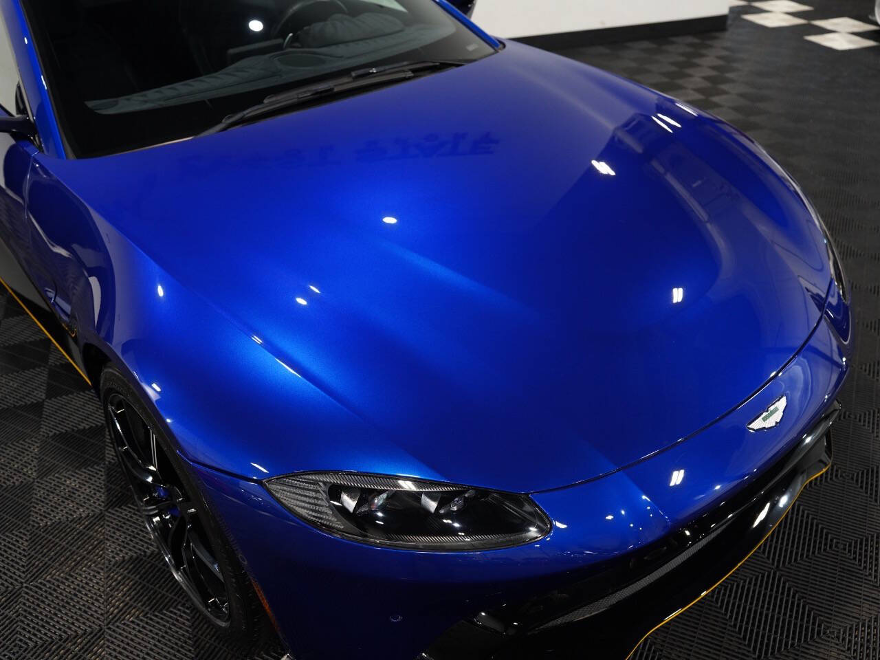 Q ZAFFRE BLUE, 2019 ASTON MARTIN VANTAGE Image 12