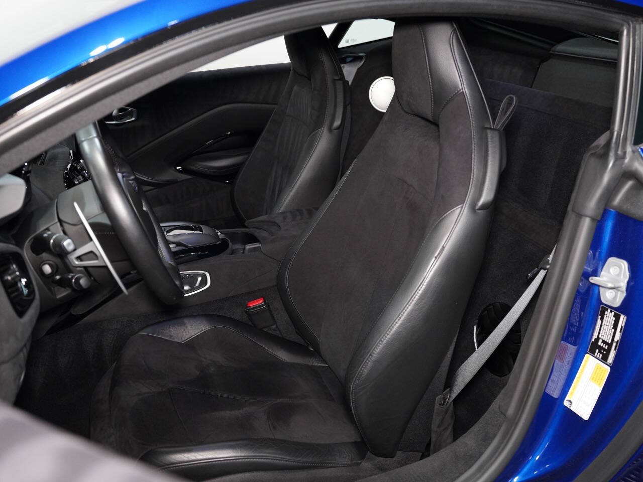 Q ZAFFRE BLUE, 2019 ASTON MARTIN VANTAGE Image 24