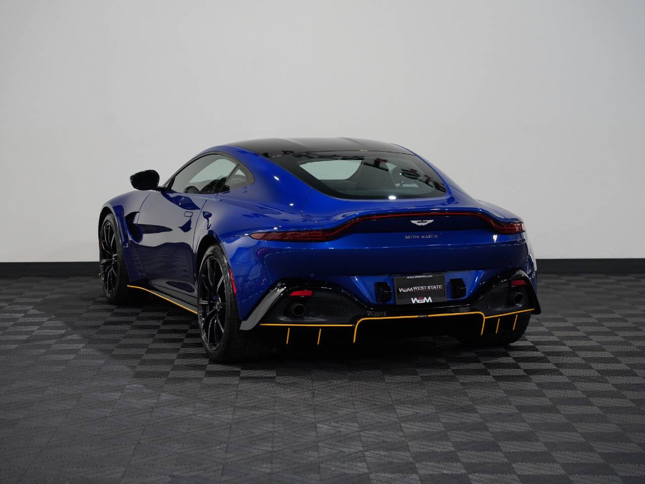 Q ZAFFRE BLUE, 2019 ASTON MARTIN VANTAGE Image 8