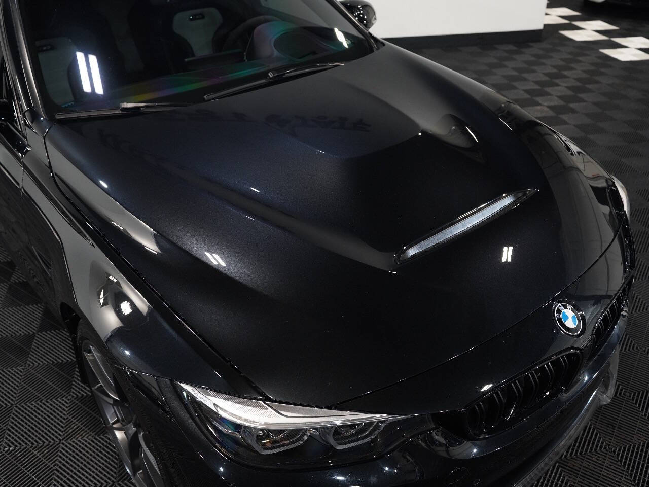 BLACK SAPPHIRE METALLIC, 2018 BMW M3 Image 12