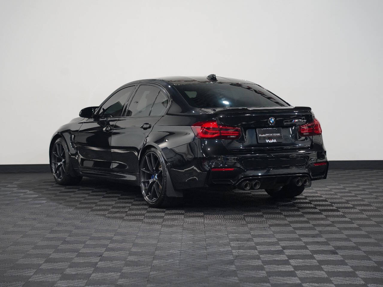 BLACK SAPPHIRE METALLIC, 2018 BMW M3 Image 8