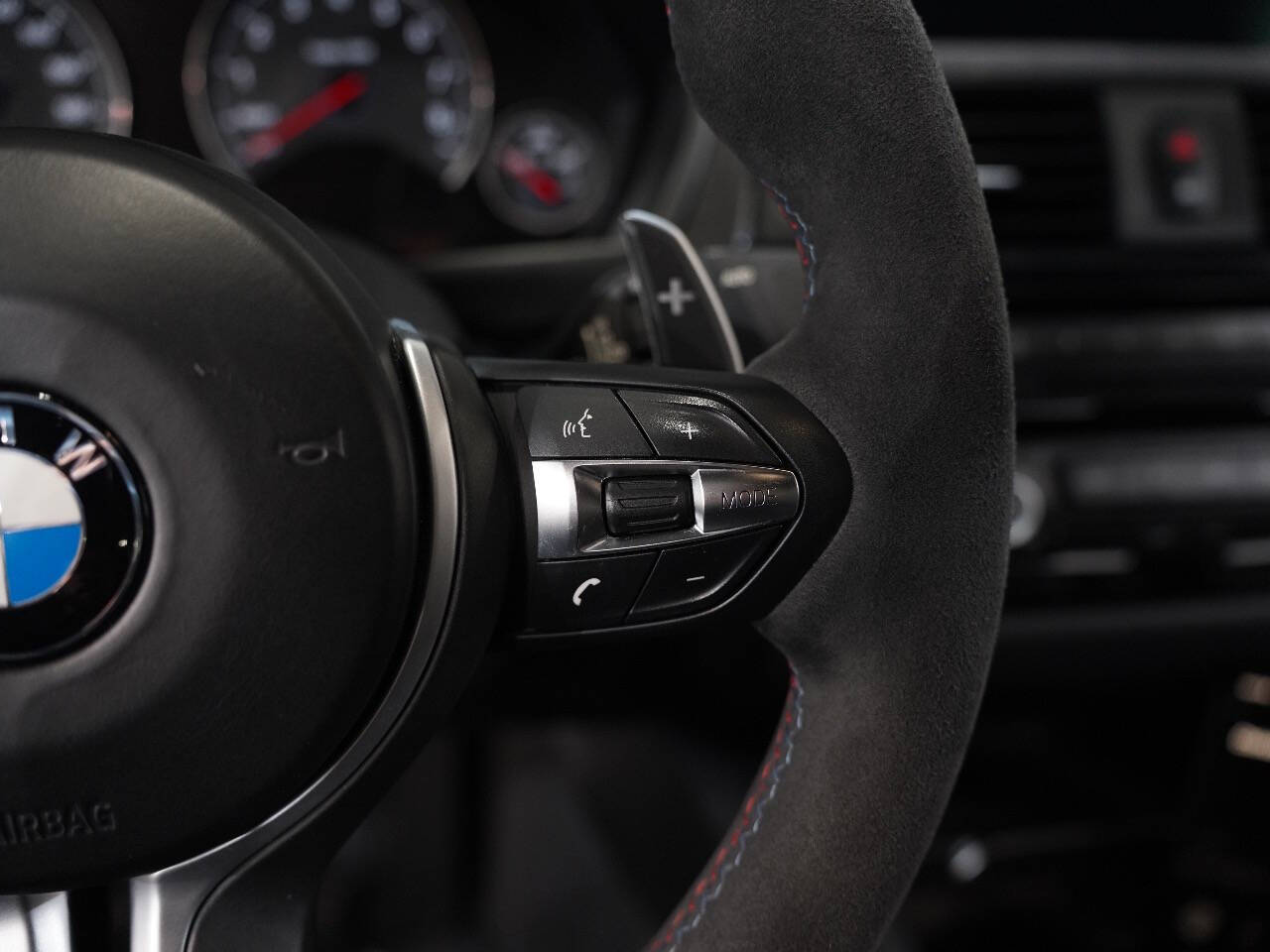 BLACK SAPPHIRE METALLIC, 2018 BMW M3 Image 45