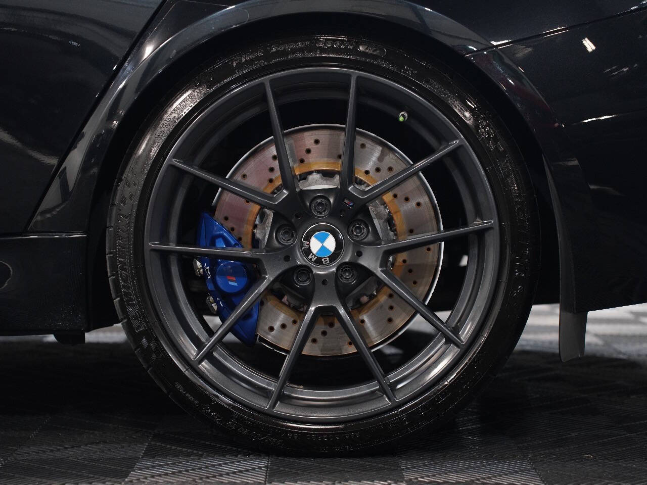 BLACK SAPPHIRE METALLIC, 2018 BMW M3 Image 61