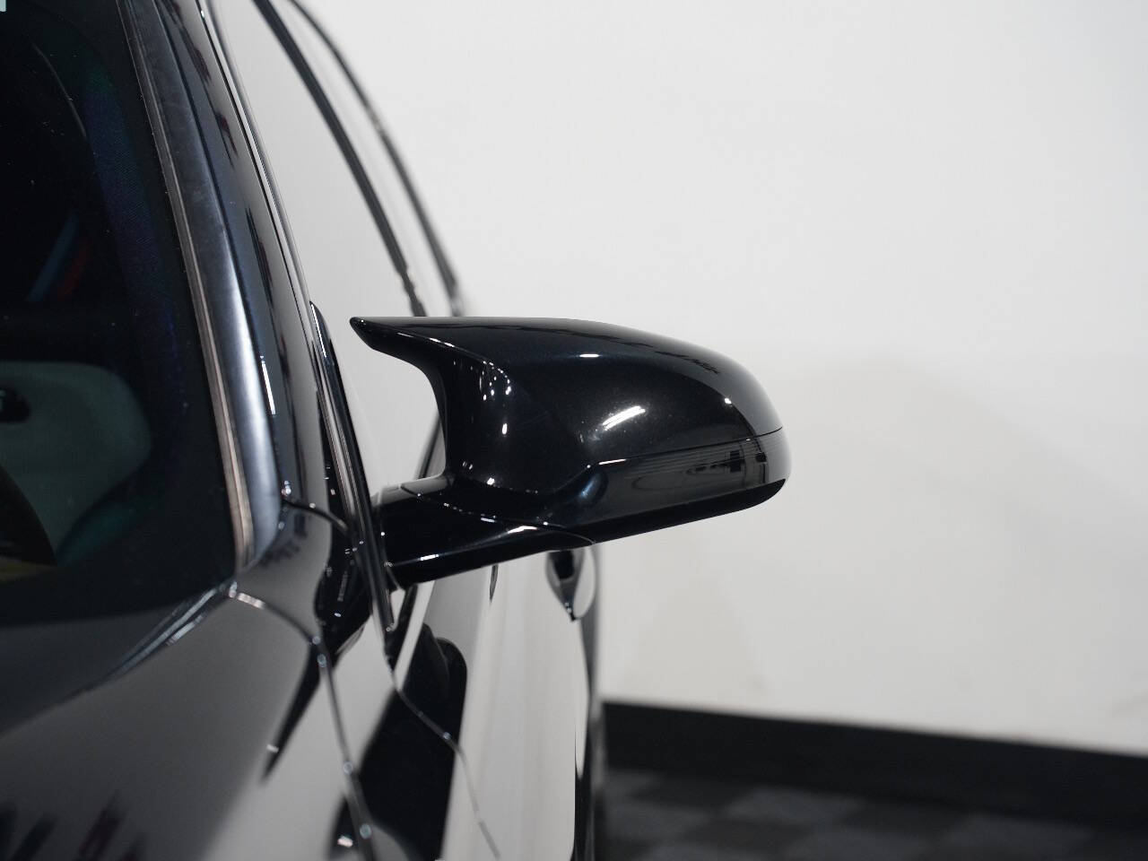 BLACK SAPPHIRE METALLIC, 2018 BMW M3 Image 11