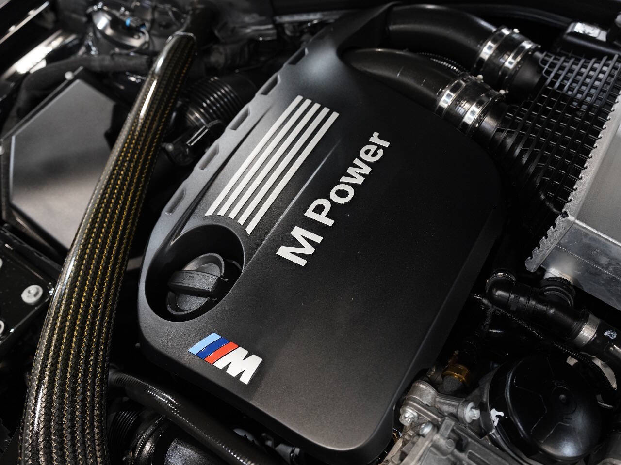 BLACK SAPPHIRE METALLIC, 2018 BMW M3 Image 56