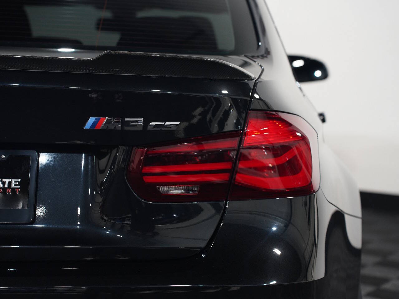 BLACK SAPPHIRE METALLIC, 2018 BMW M3 Image 22