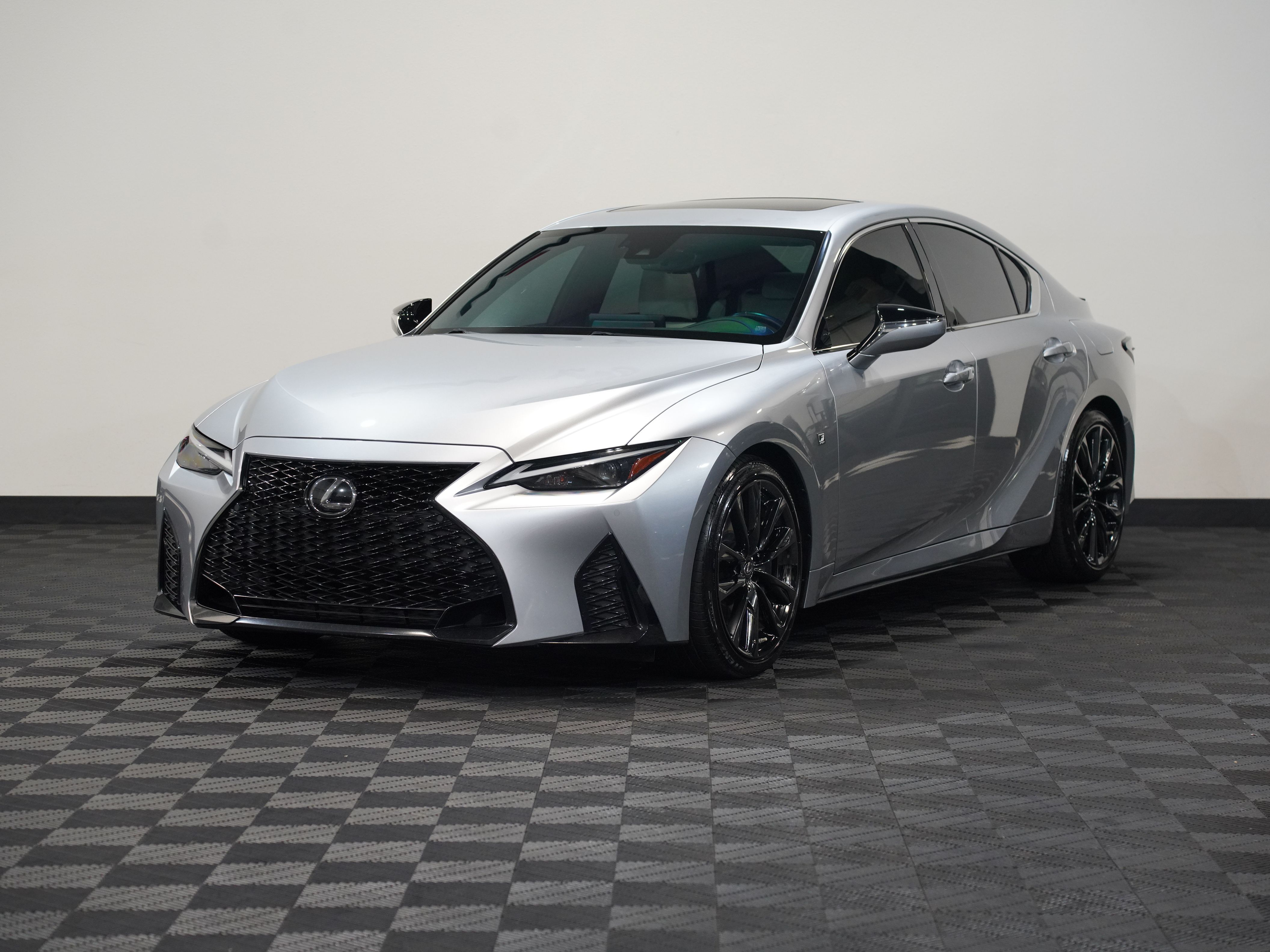 SILVER, 2022 LEXUS IS Image 3