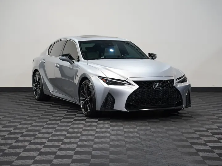 SILVER, 2022 LEXUS IS Image 4