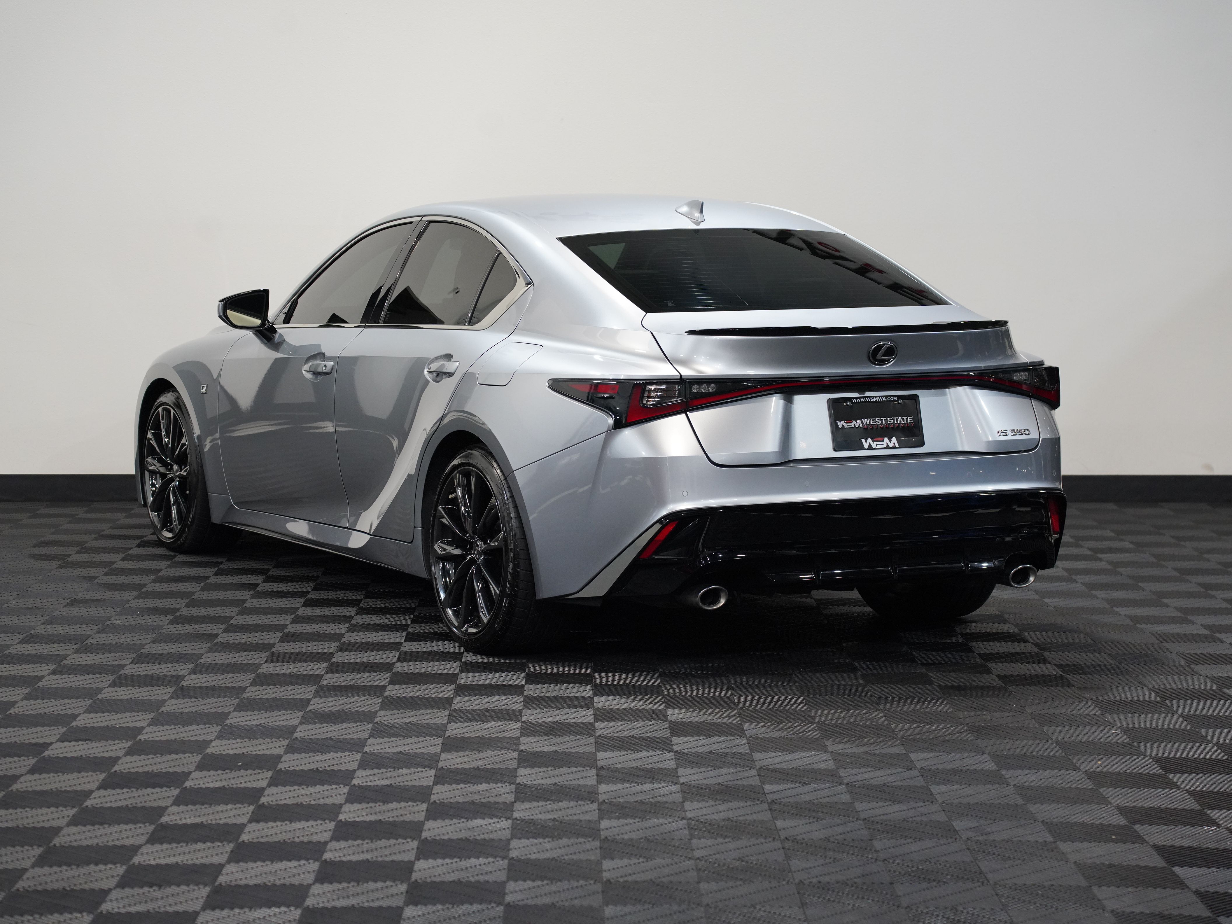 SILVER, 2022 LEXUS IS Image 8
