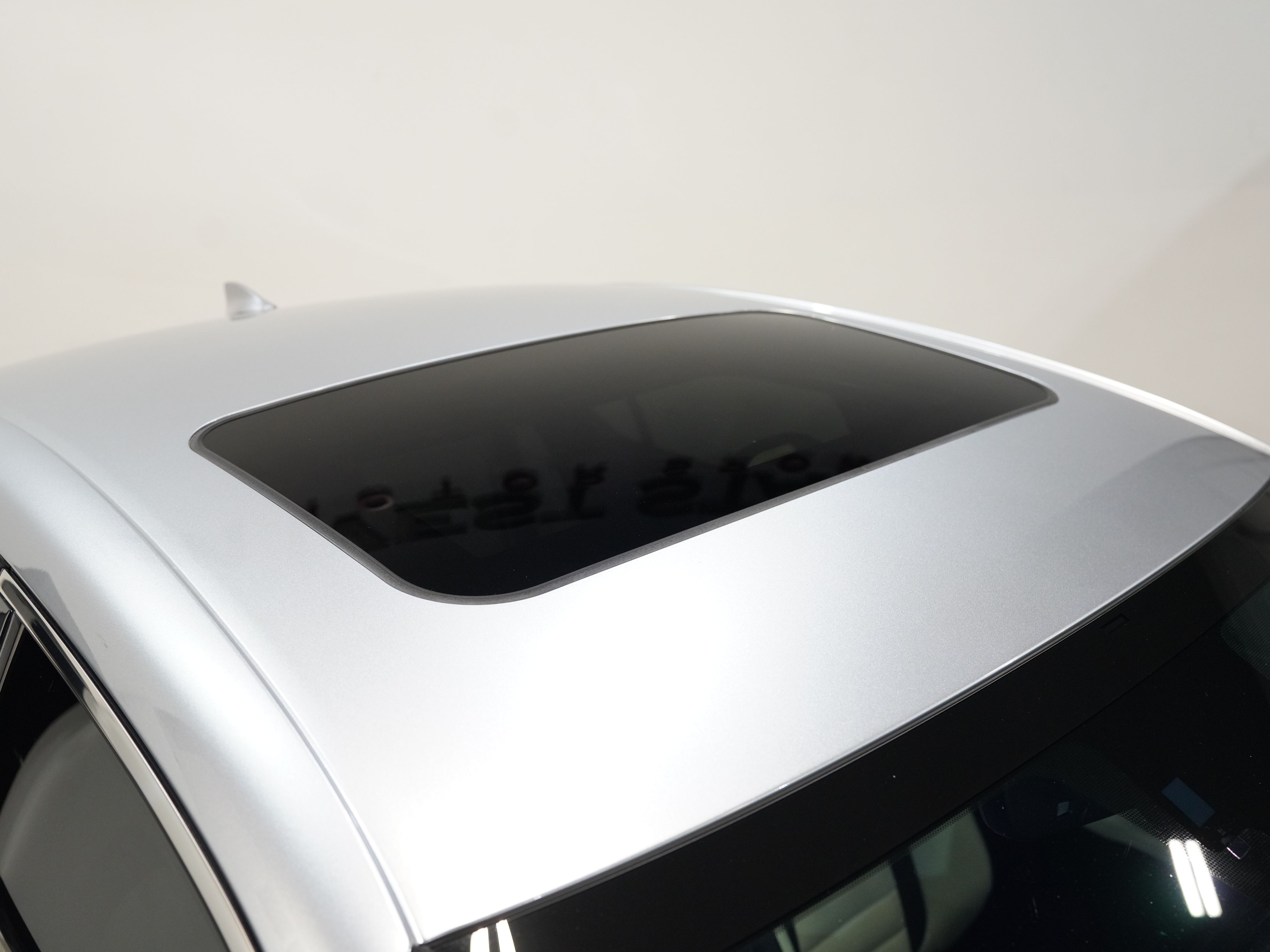 SILVER, 2022 LEXUS IS Image 14