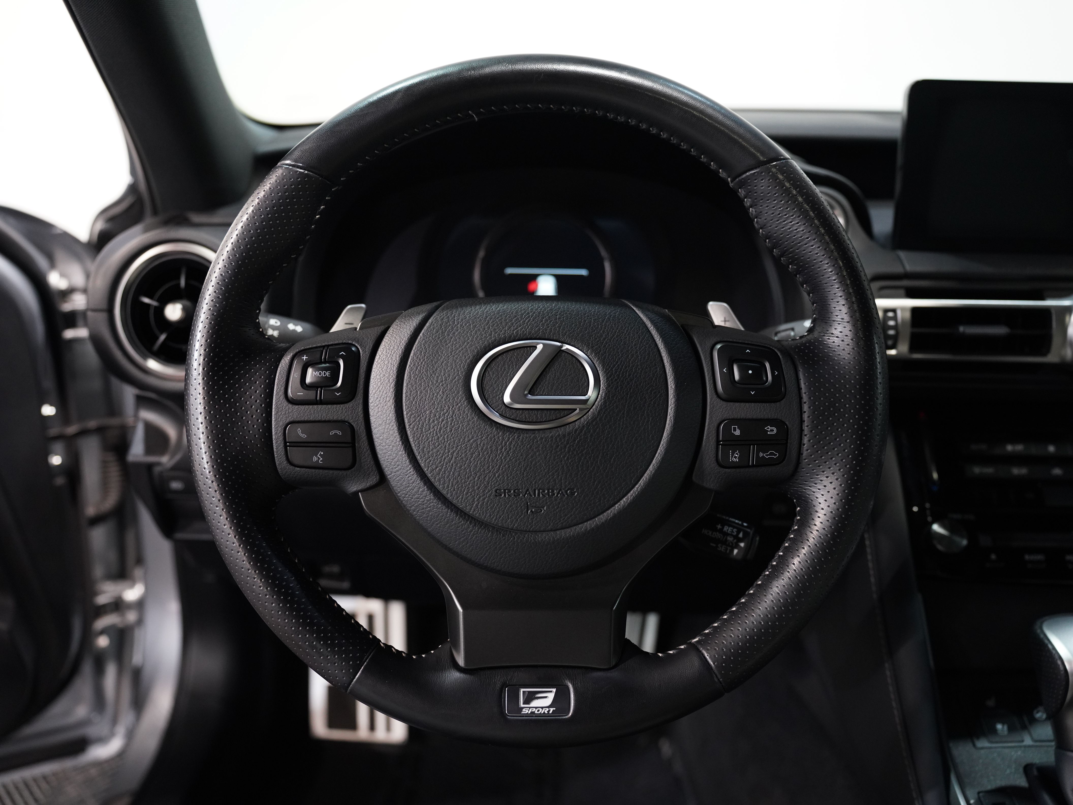 SILVER, 2022 LEXUS IS Image 40