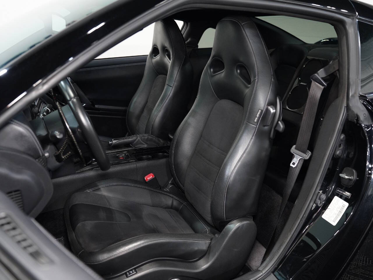 JET BLACK, 2016 NISSAN GT-R Image 33