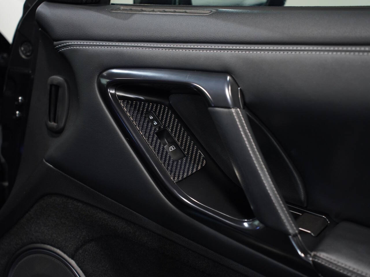JET BLACK, 2016 NISSAN GT-R Image 30