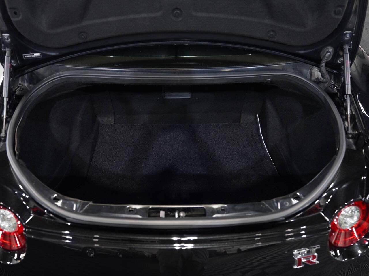 JET BLACK, 2016 NISSAN GT-R Image 56