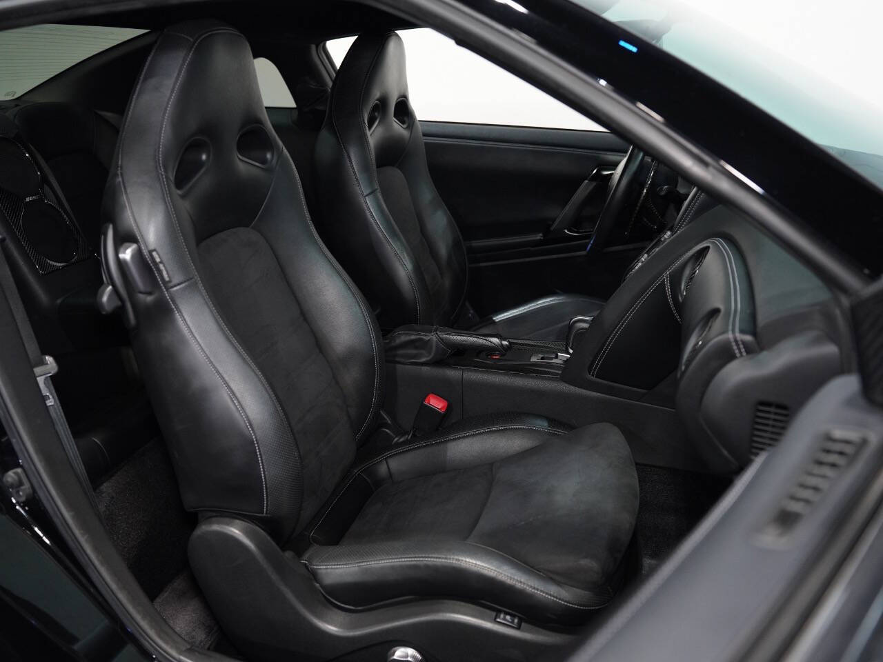 JET BLACK, 2016 NISSAN GT-R Image 36