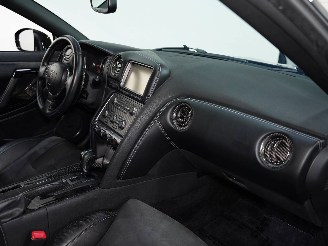 JET BLACK, 2016 NISSAN GT-R Image 38