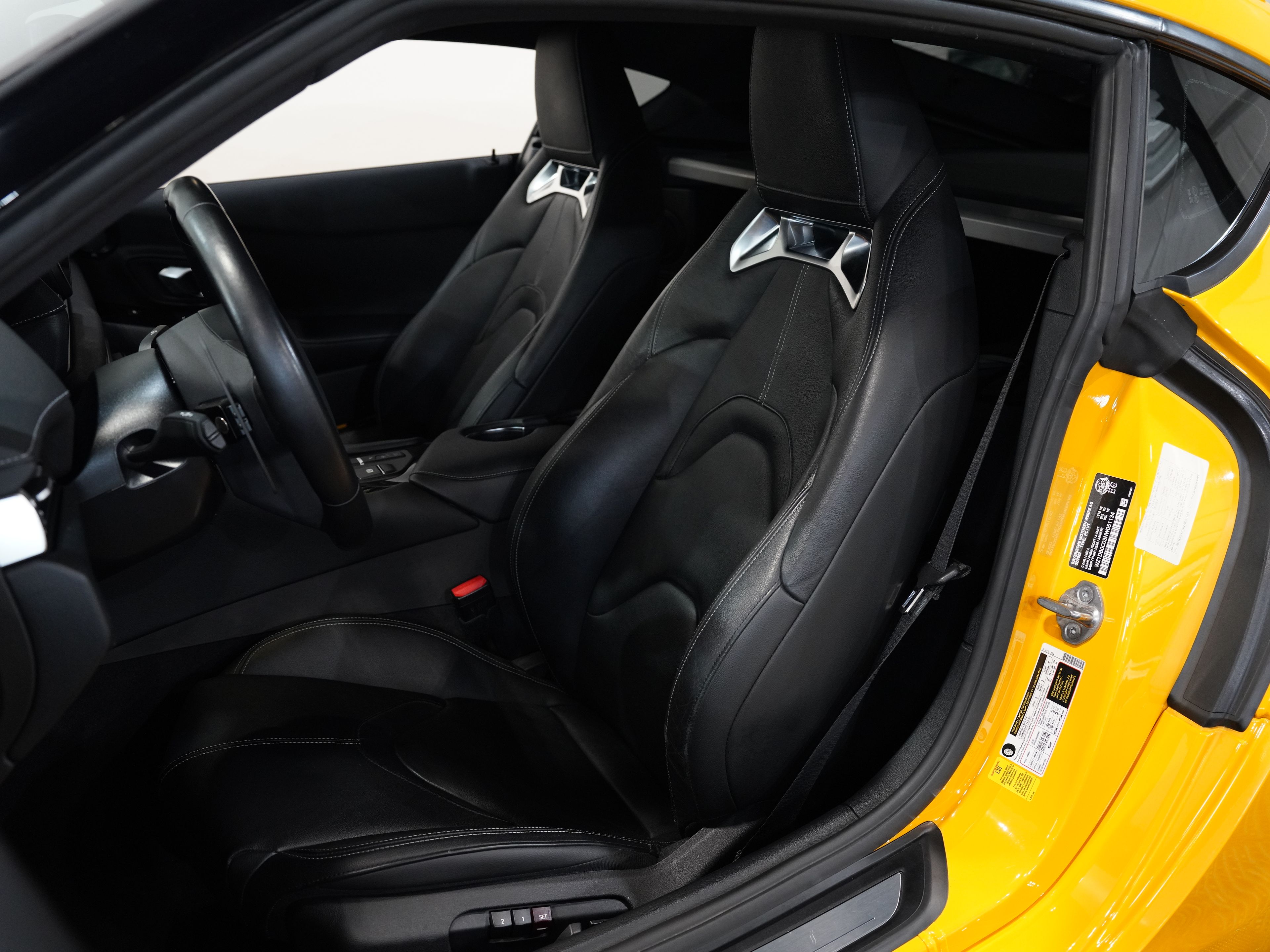 YELLOW, 2022 TOYOTA GR SUPRA Image 33