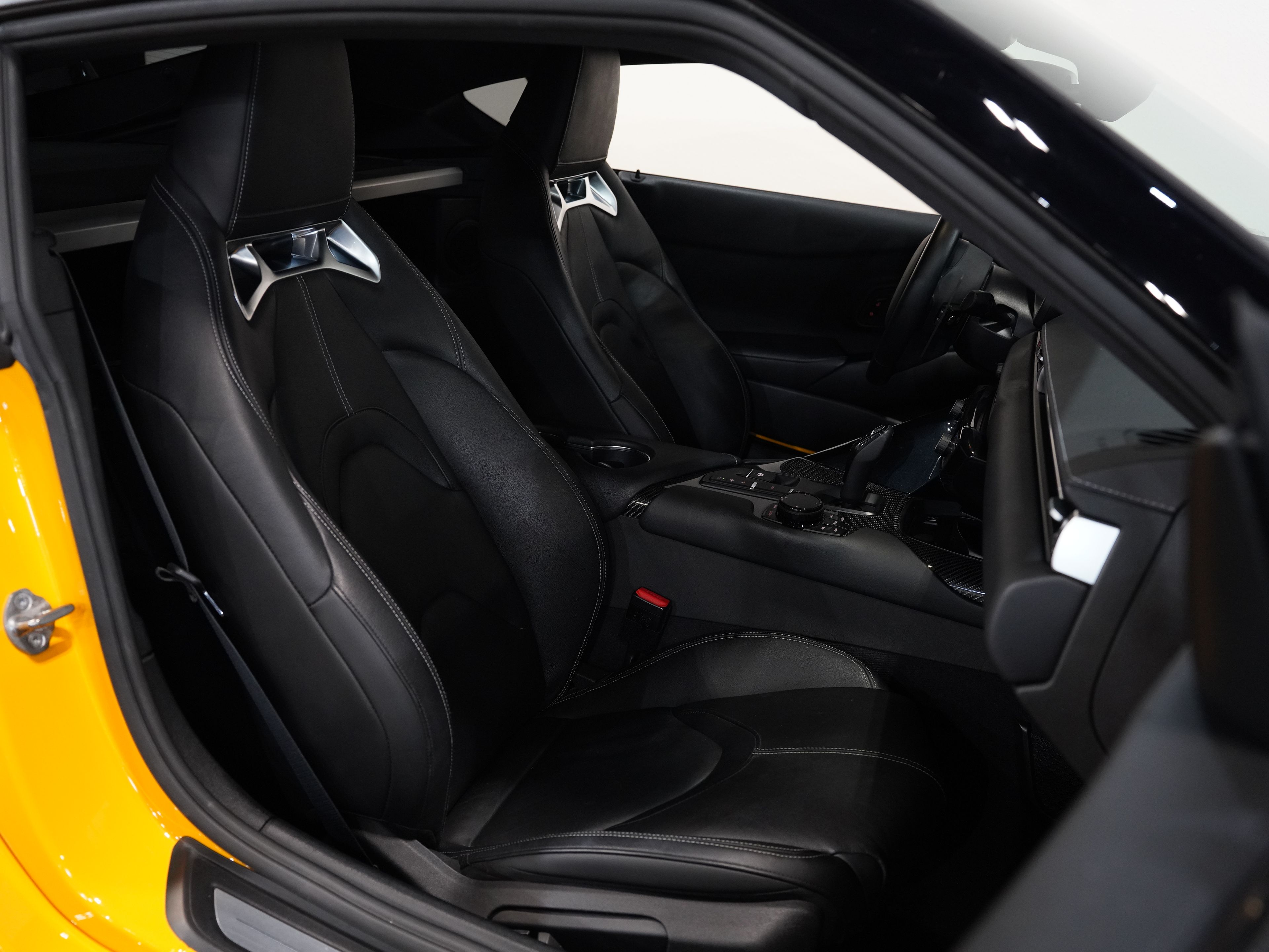 YELLOW, 2022 TOYOTA GR SUPRA Image 36