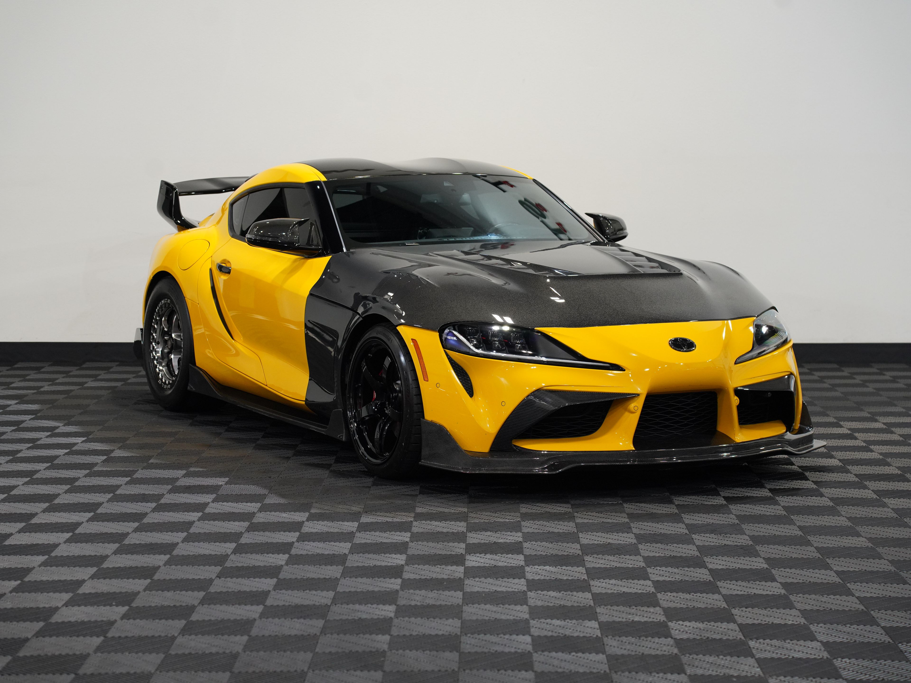 YELLOW, 2022 TOYOTA GR SUPRA Image 5