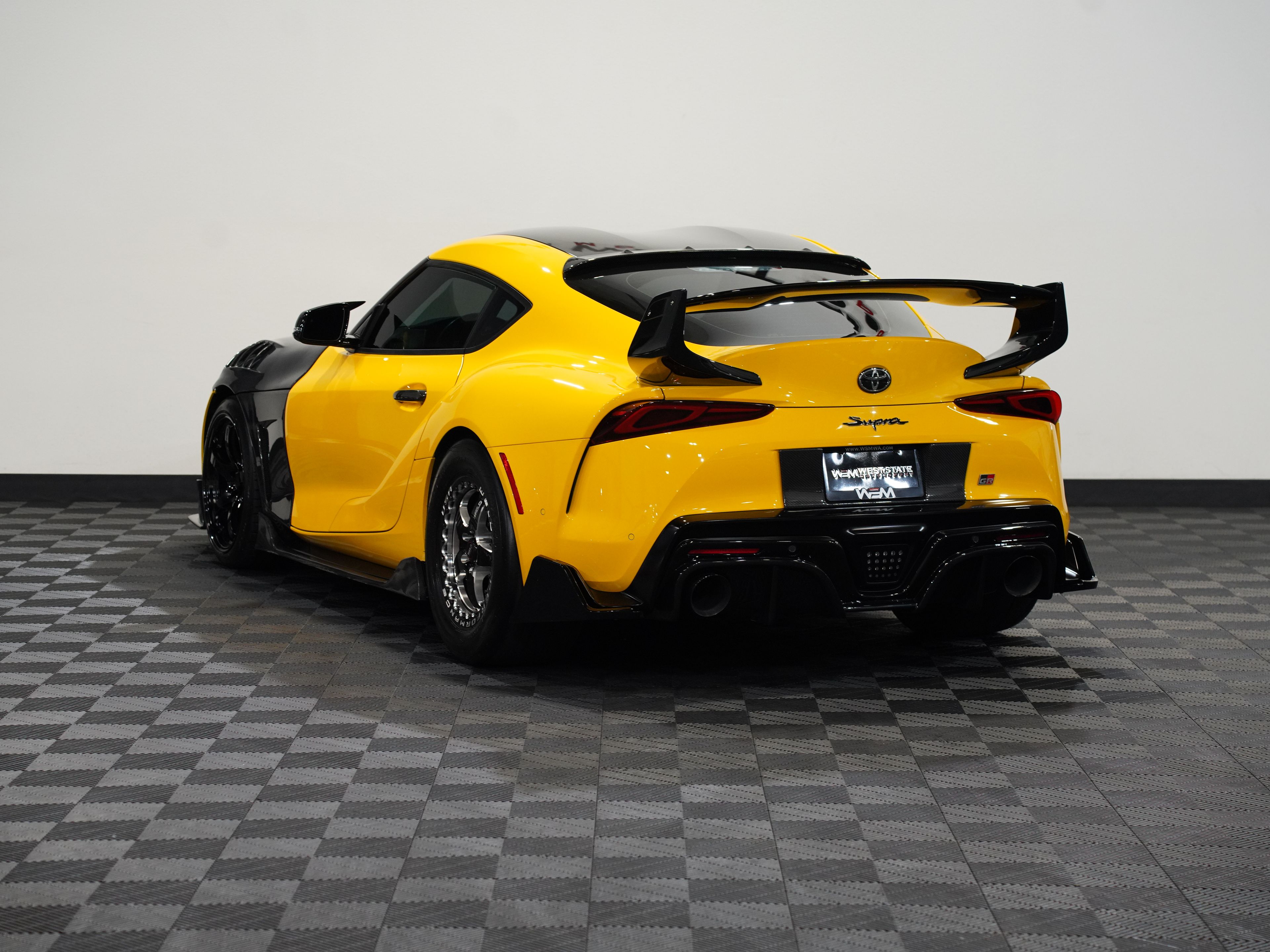 YELLOW, 2022 TOYOTA GR SUPRA Image 8