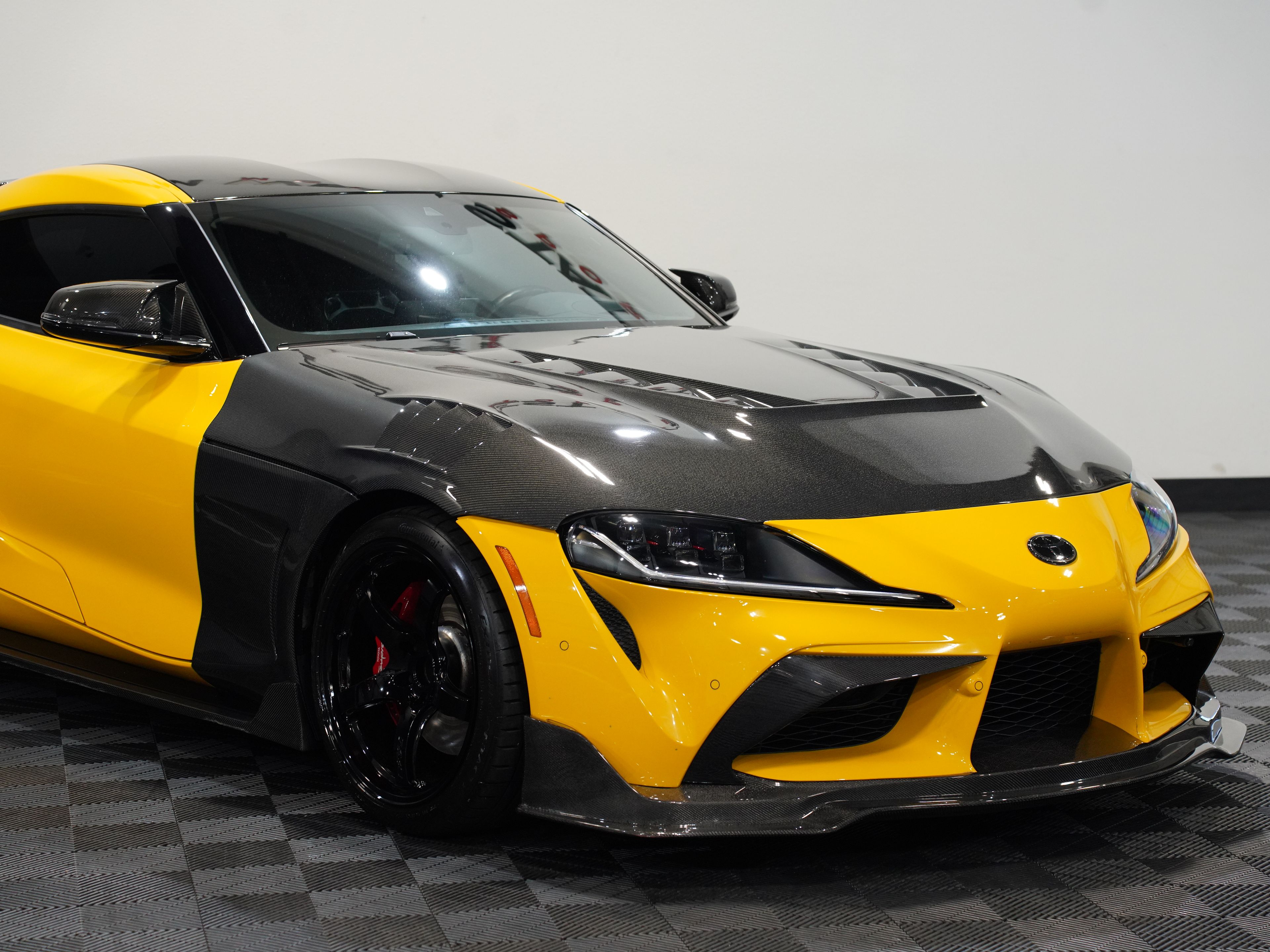 YELLOW, 2022 TOYOTA GR SUPRA Image 9